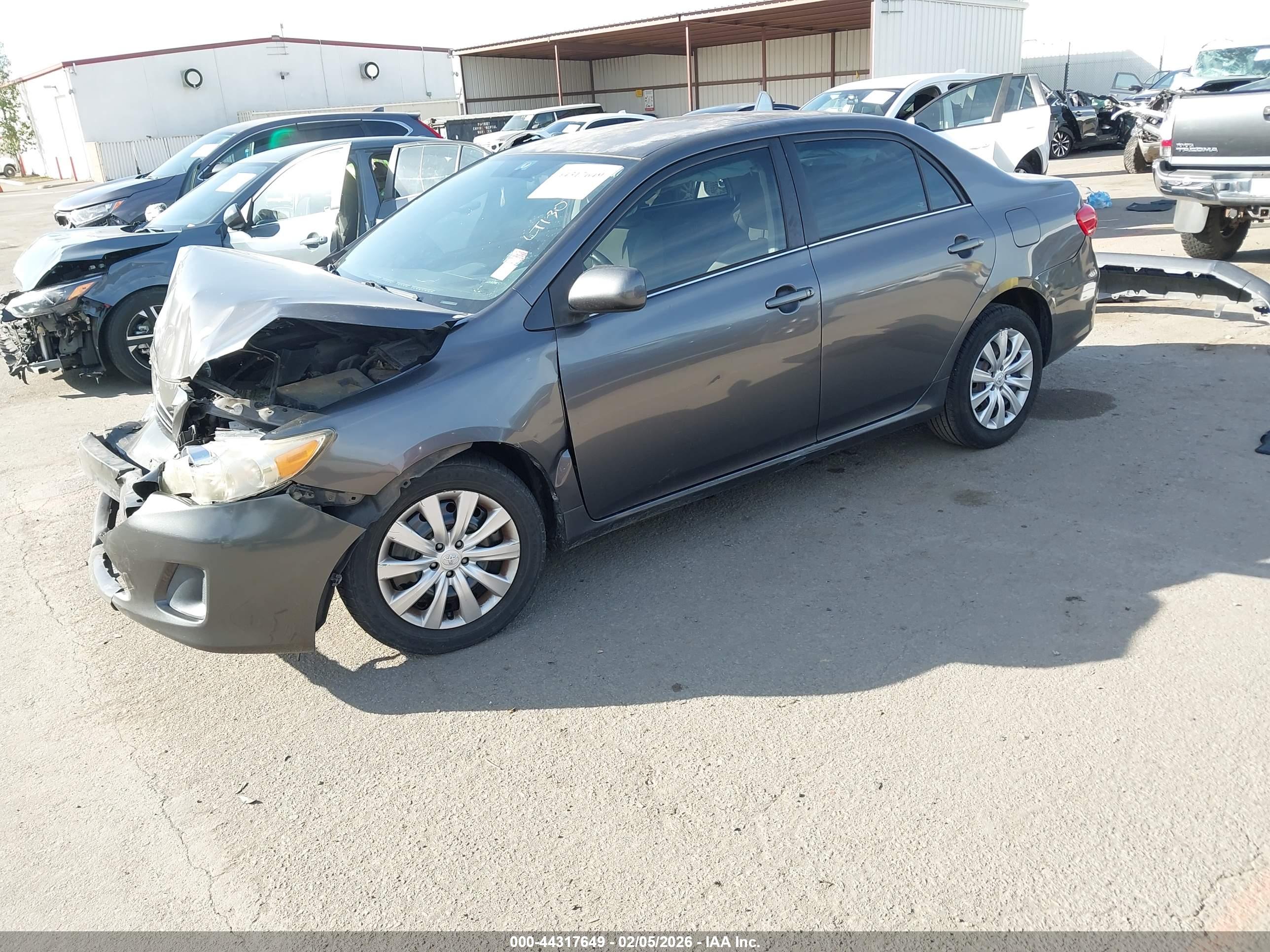 TOYOTA COROLLA image 2