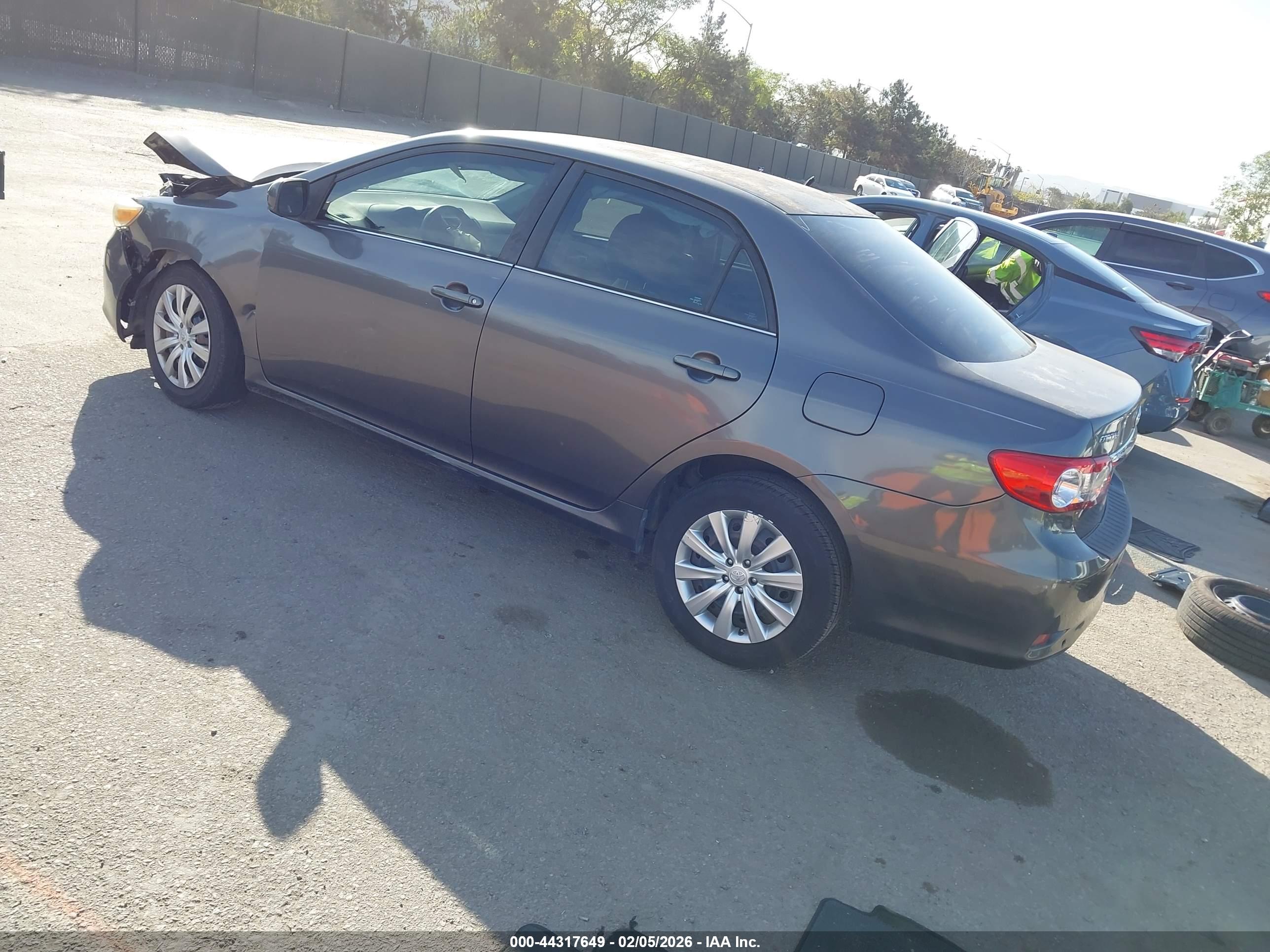 TOYOTA COROLLA image 3
