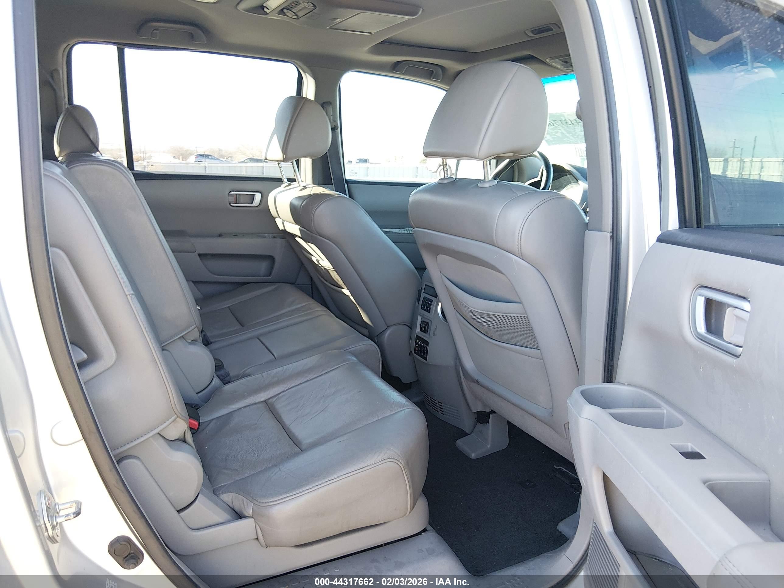 HONDA PILOT image 8