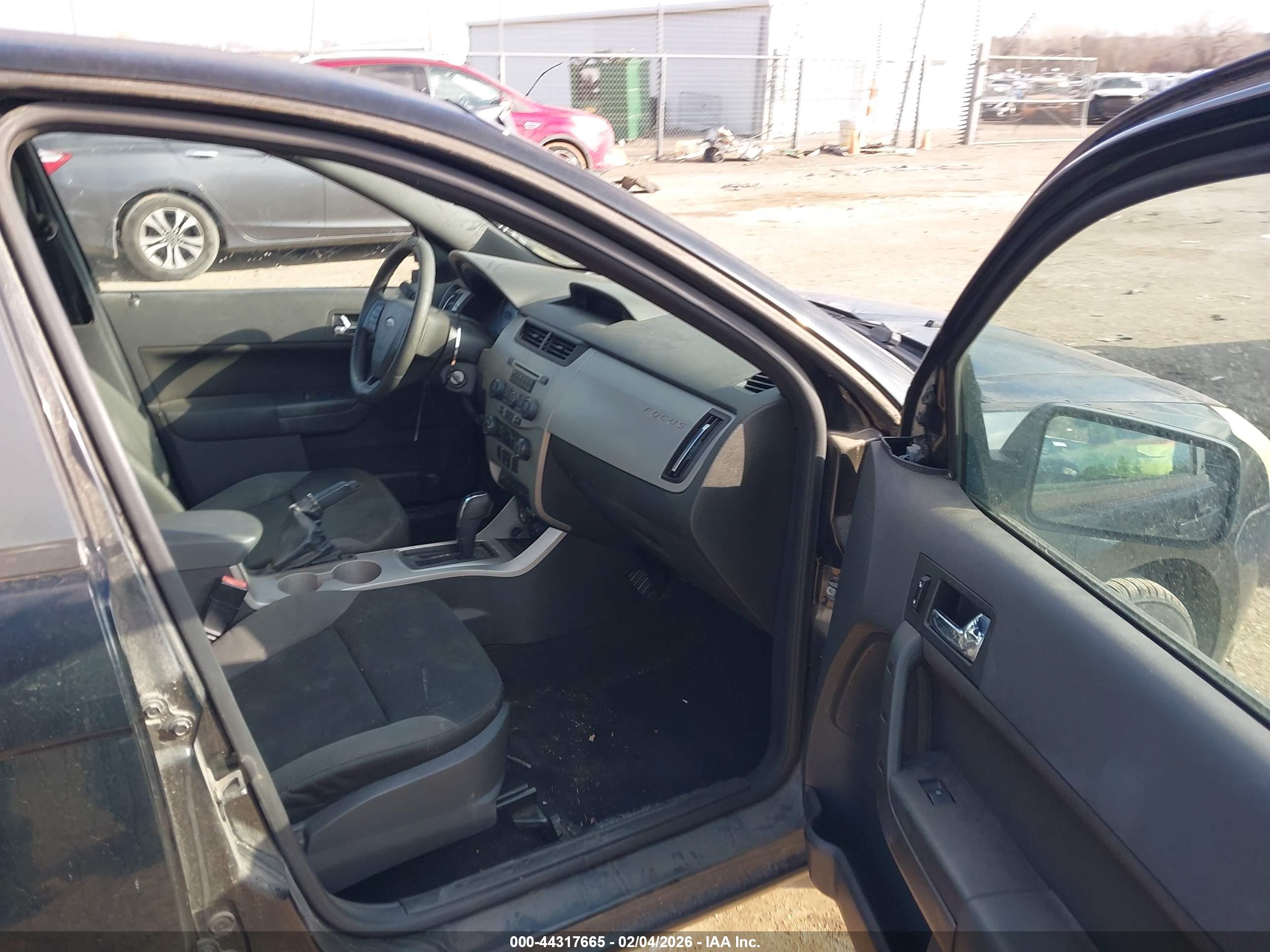 FORD FOCUS image 5