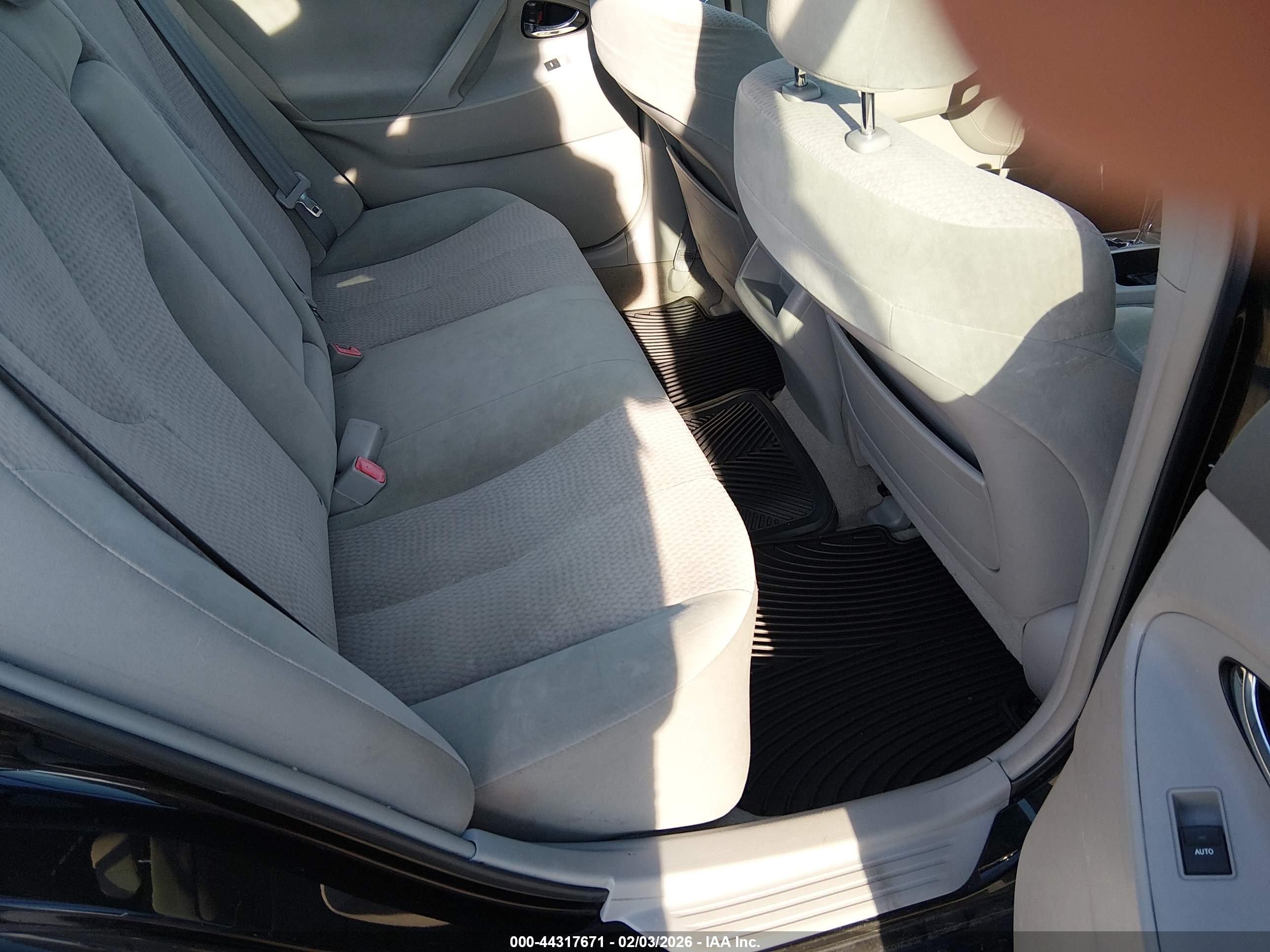 TOYOTA CAMRY image 5
