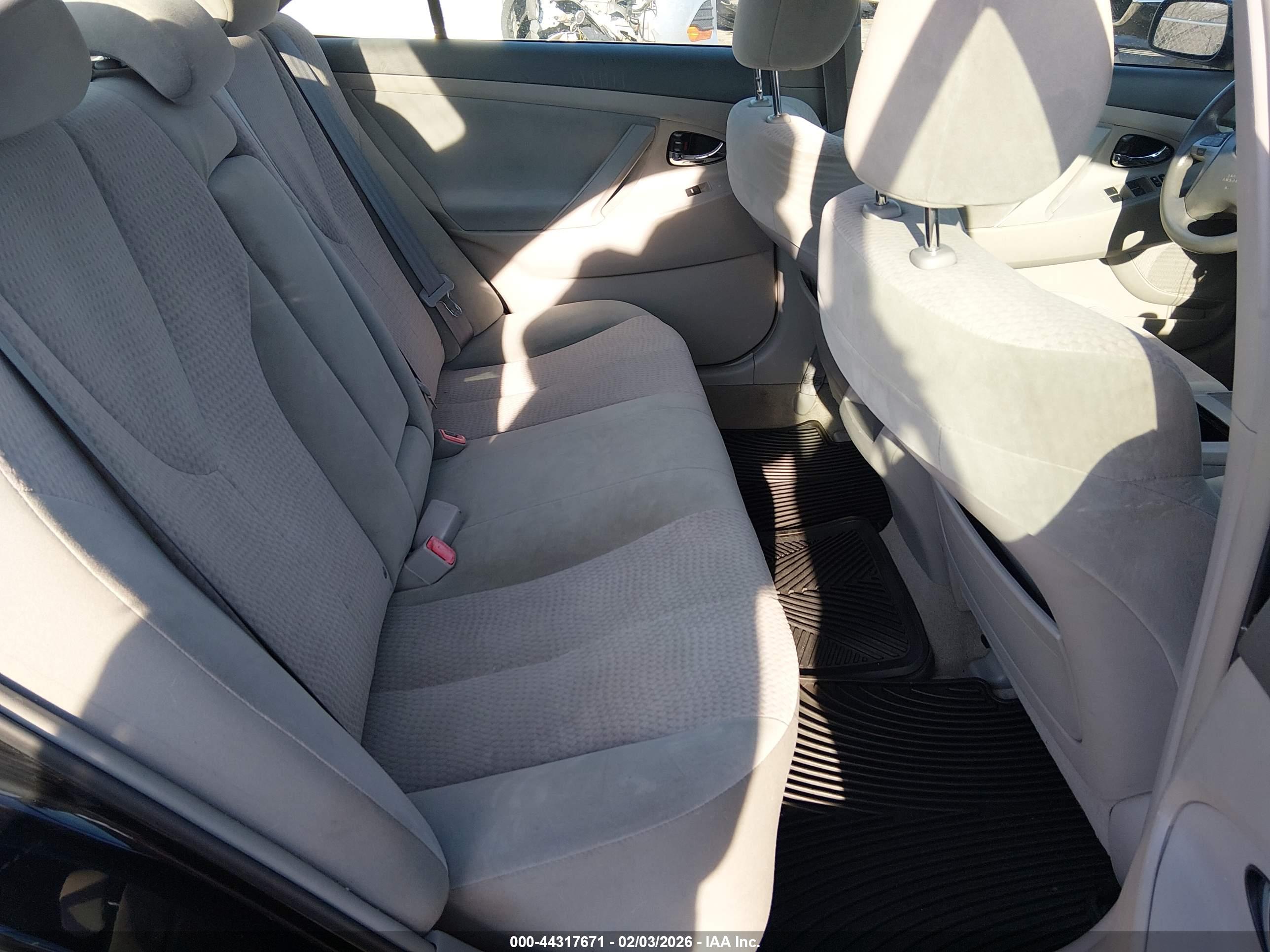 TOYOTA CAMRY image 8