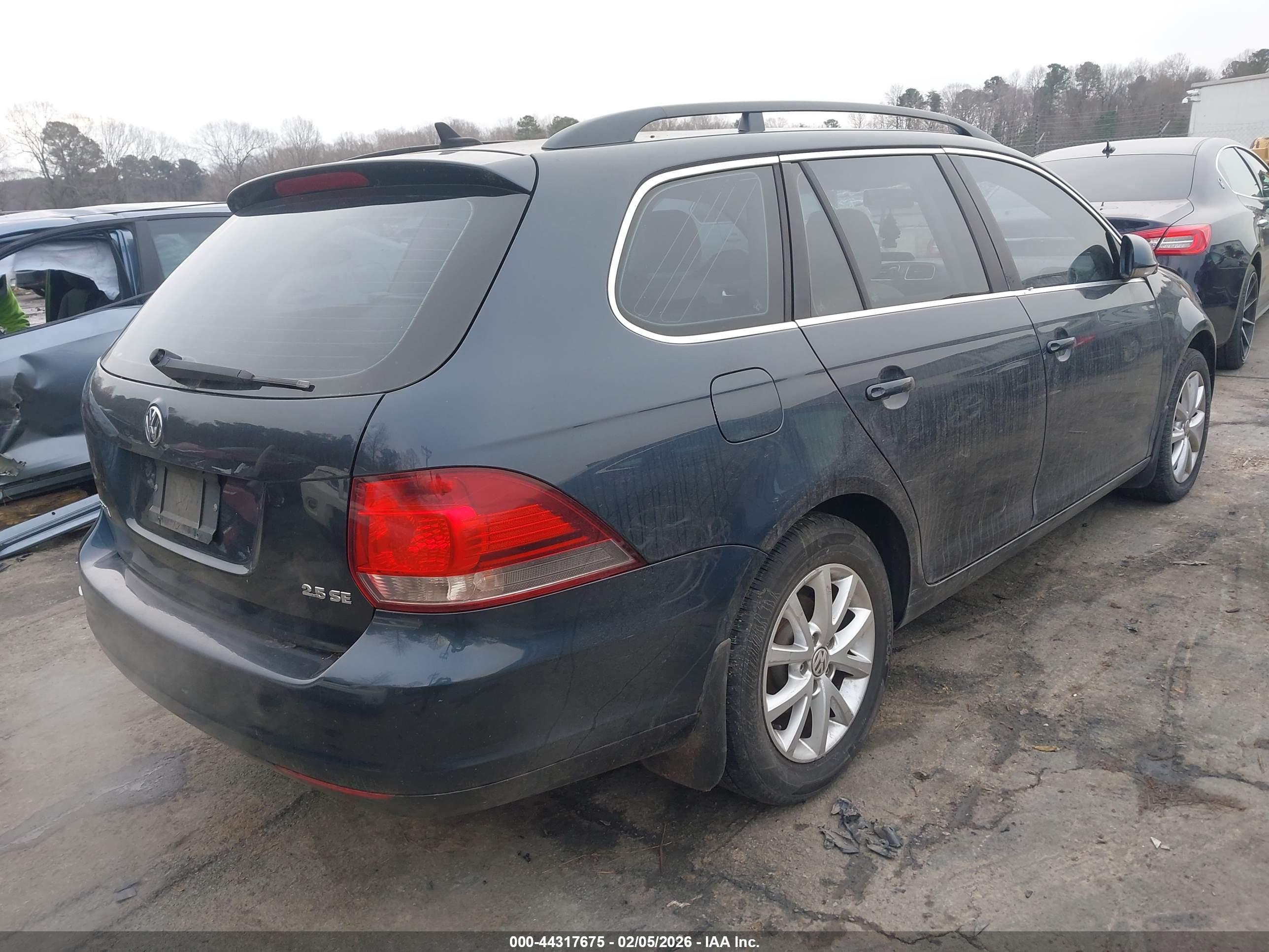 VOLKSWAGEN JETTA image 4
