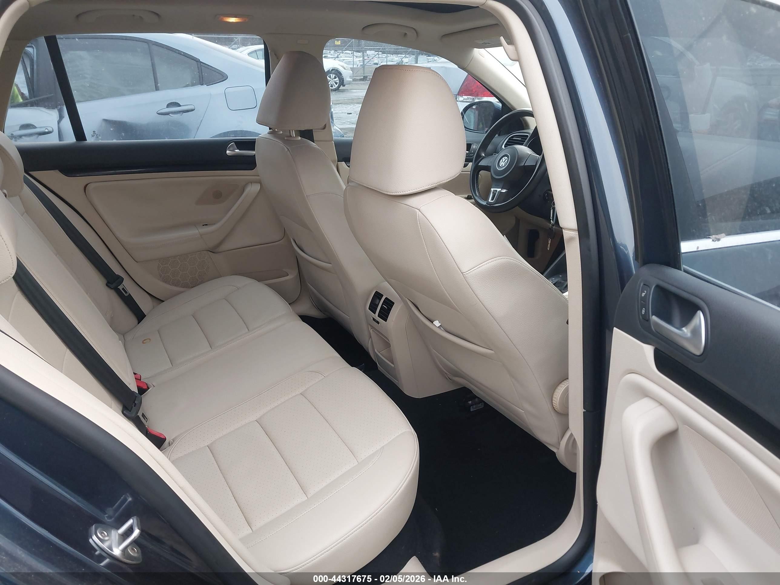 VOLKSWAGEN JETTA image 8