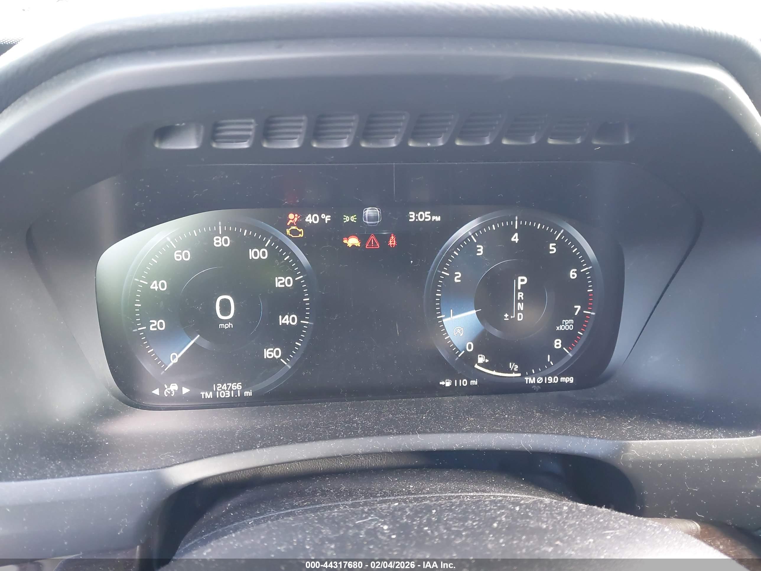 VOLVO XC90 image 7