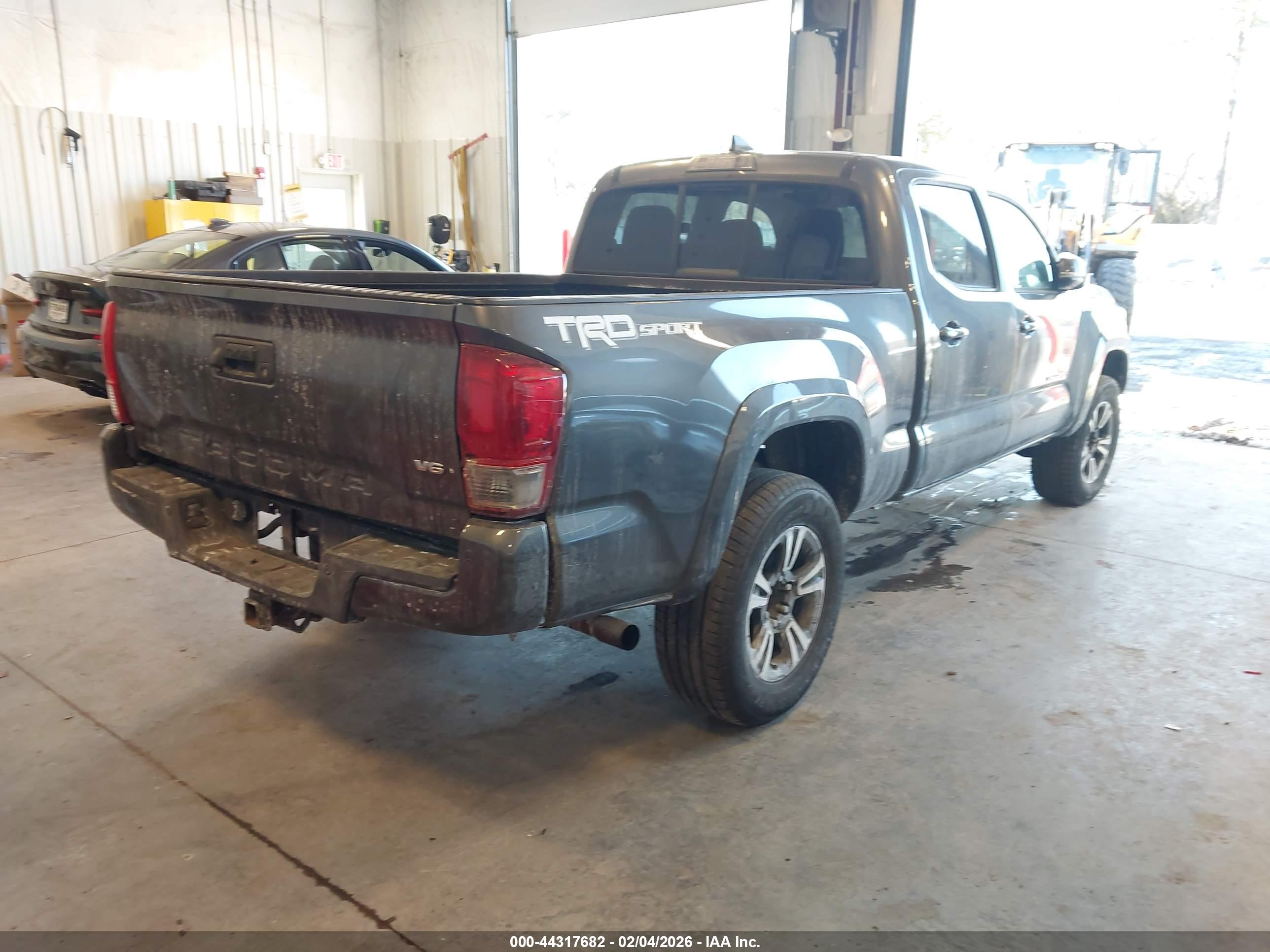 TOYOTA TACOMA image 4