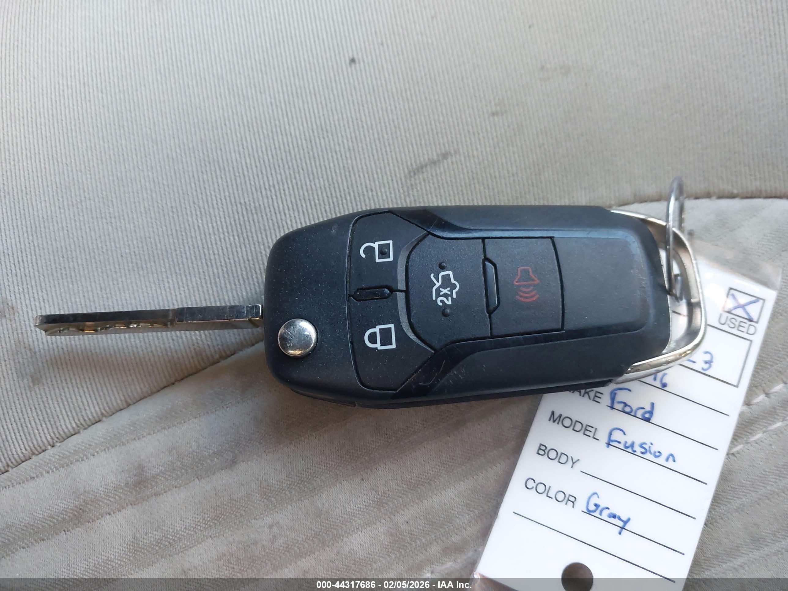 FORD FUSION image 11