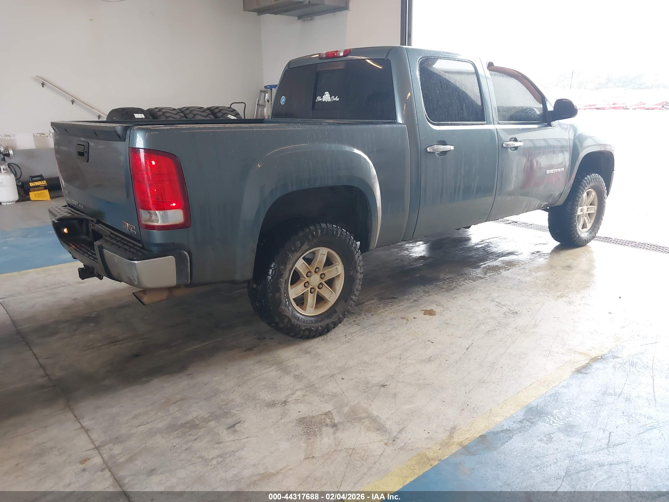 GMC SIERRA image 4