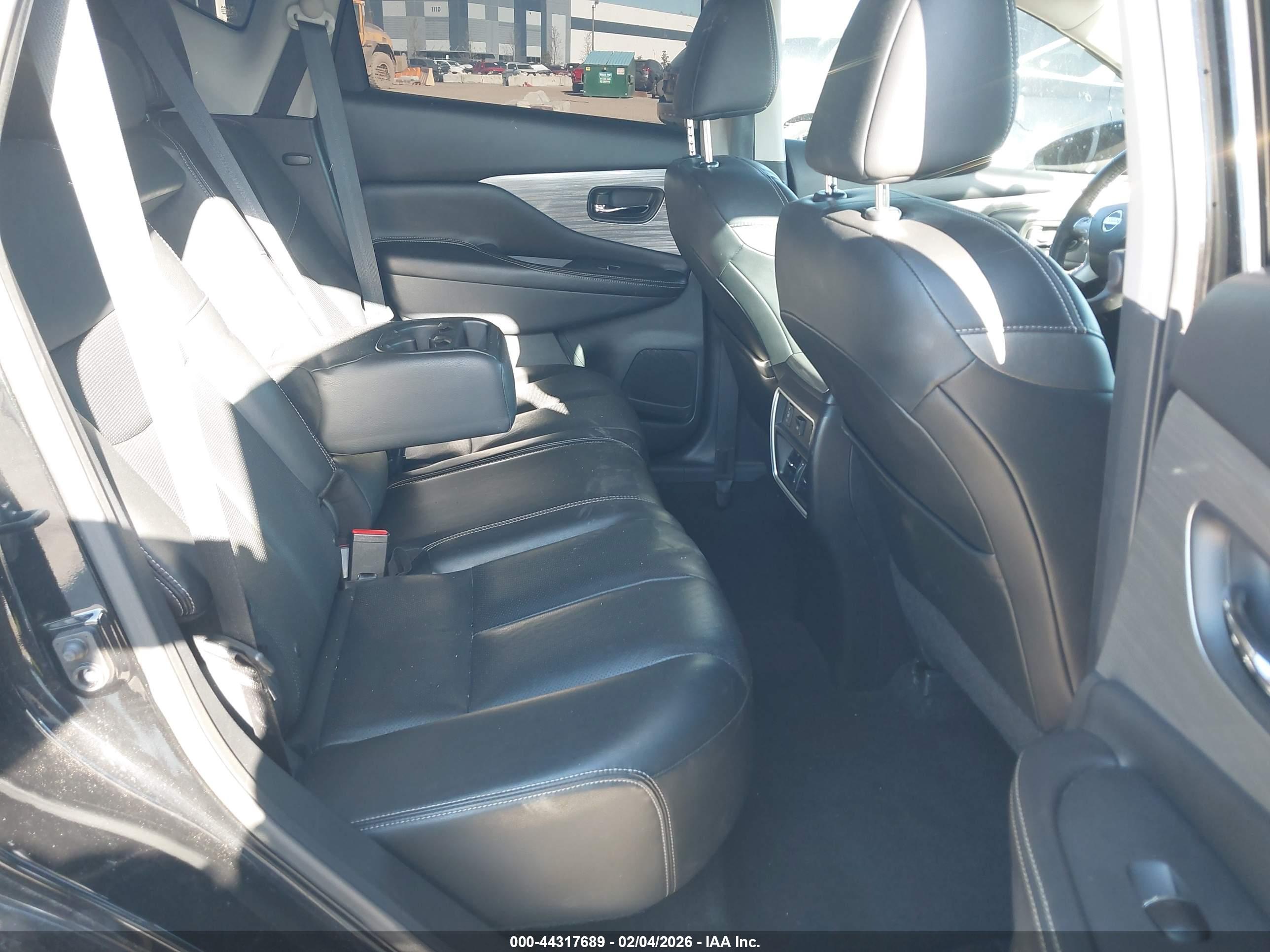 NISSAN MURANO image 8