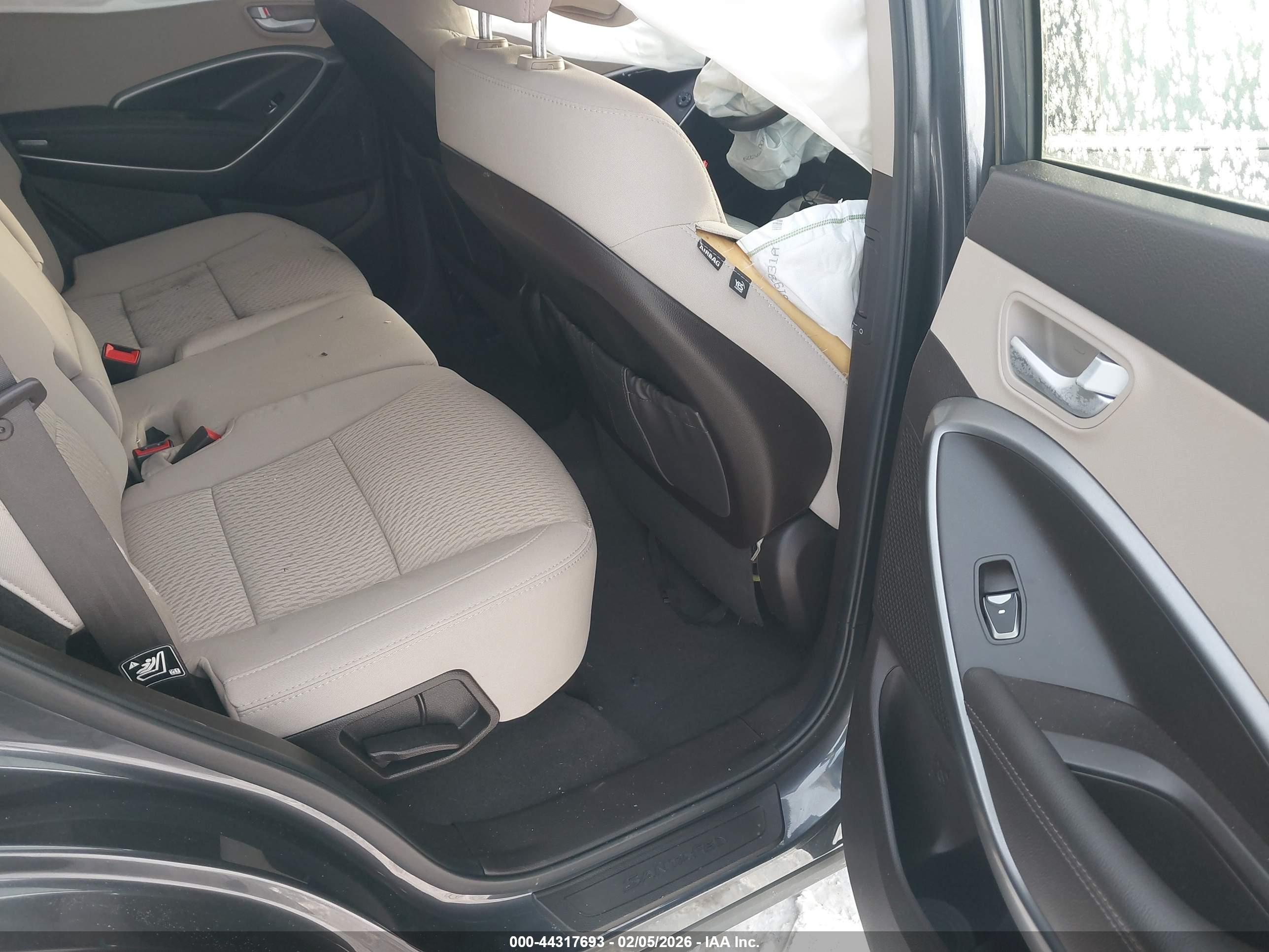 HYUNDAI SANTA image 8