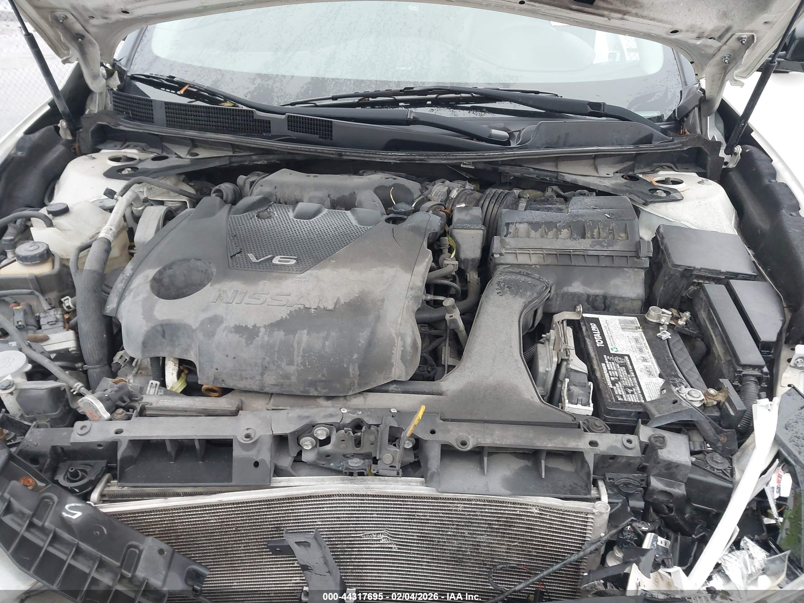 NISSAN MAXIMA image 10