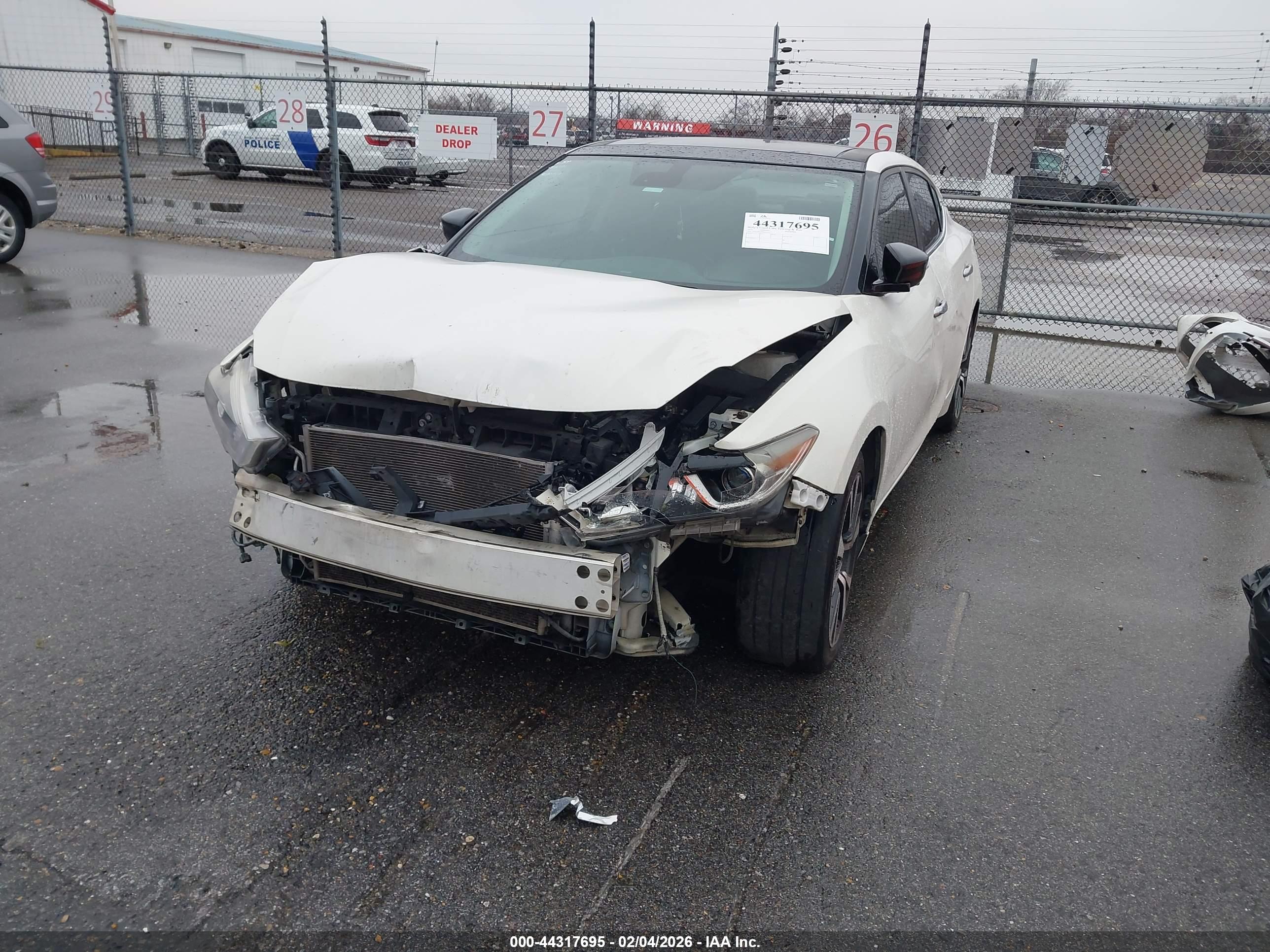 NISSAN MAXIMA image 2