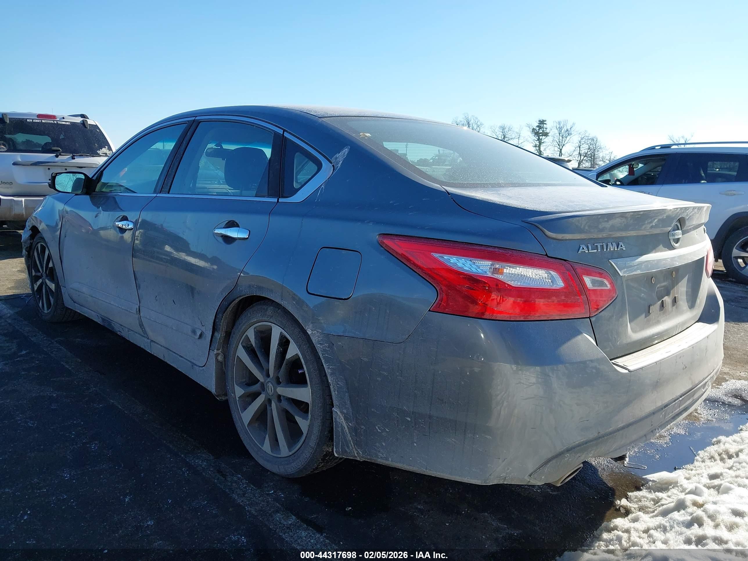 NISSAN ALTIMA image 3