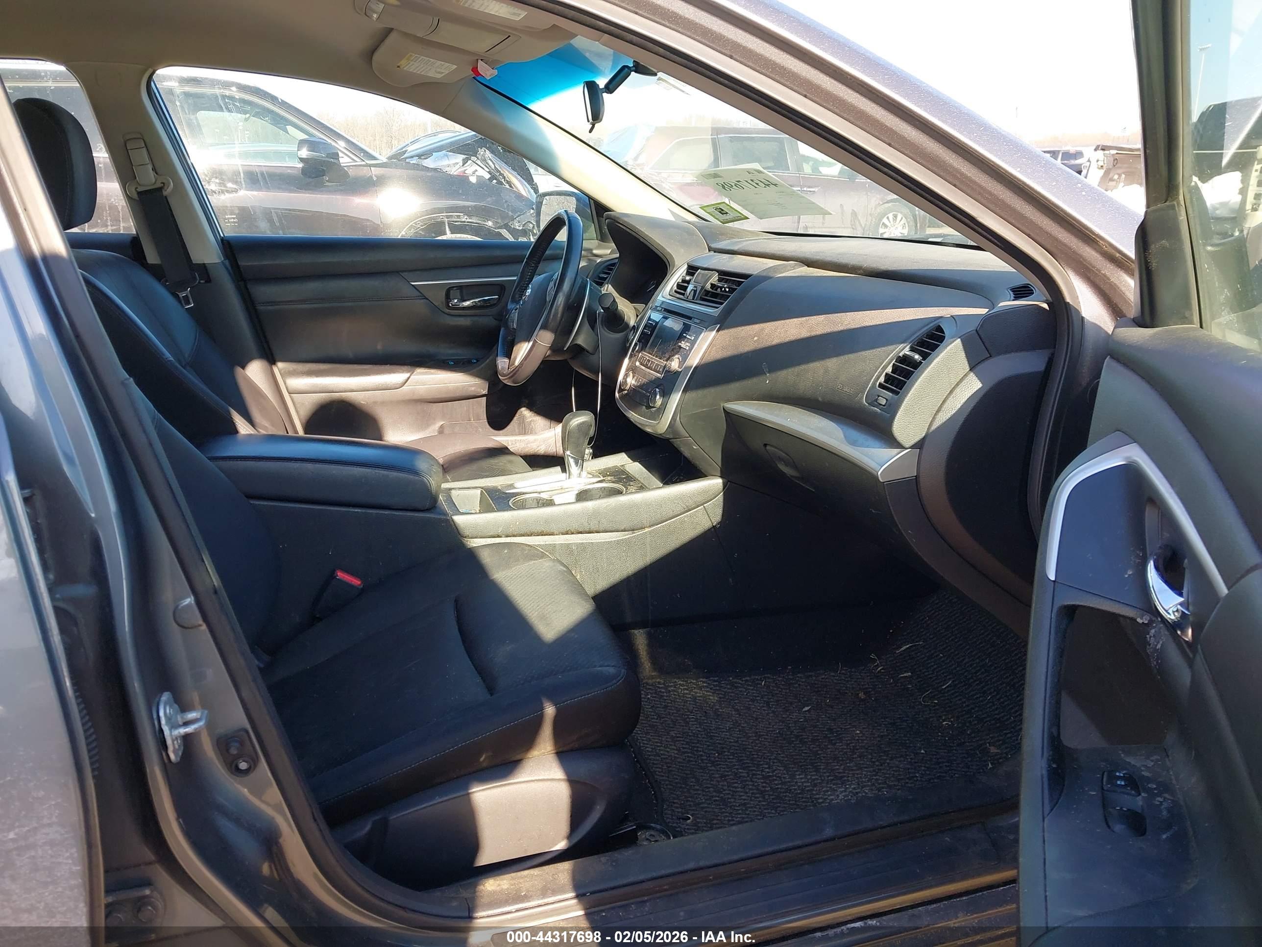 NISSAN ALTIMA image 5
