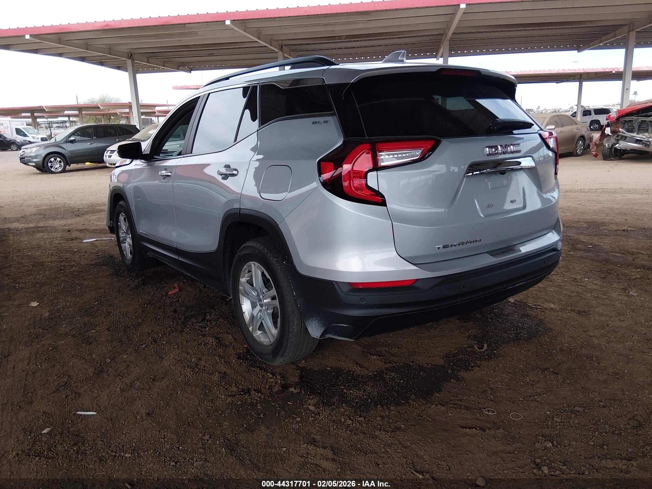 GMC TERRAIN image 3