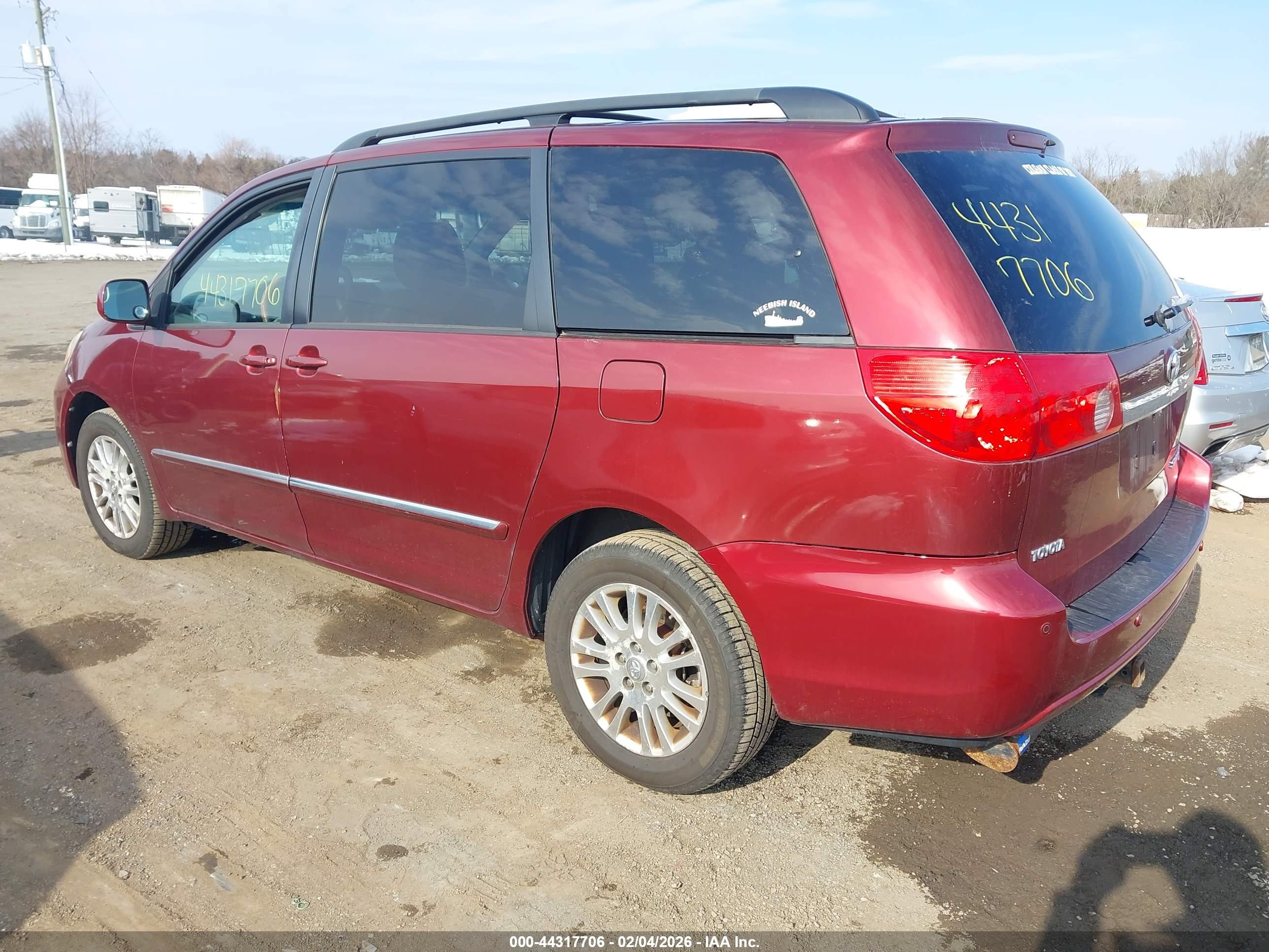 TOYOTA SIENNA image 3