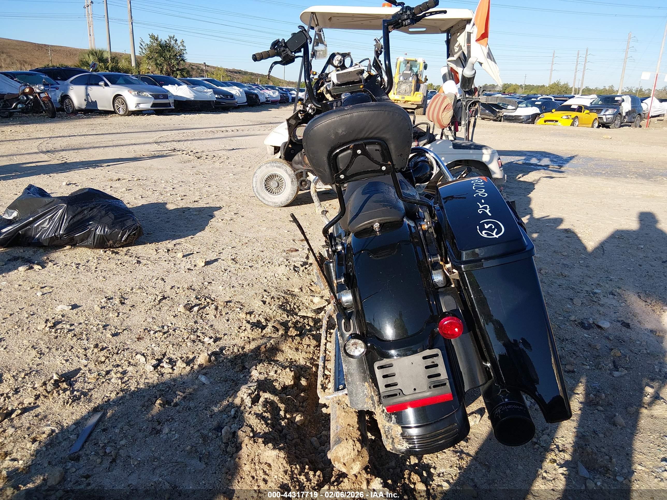 HARLEY-DAVIDSON FLHX image 6