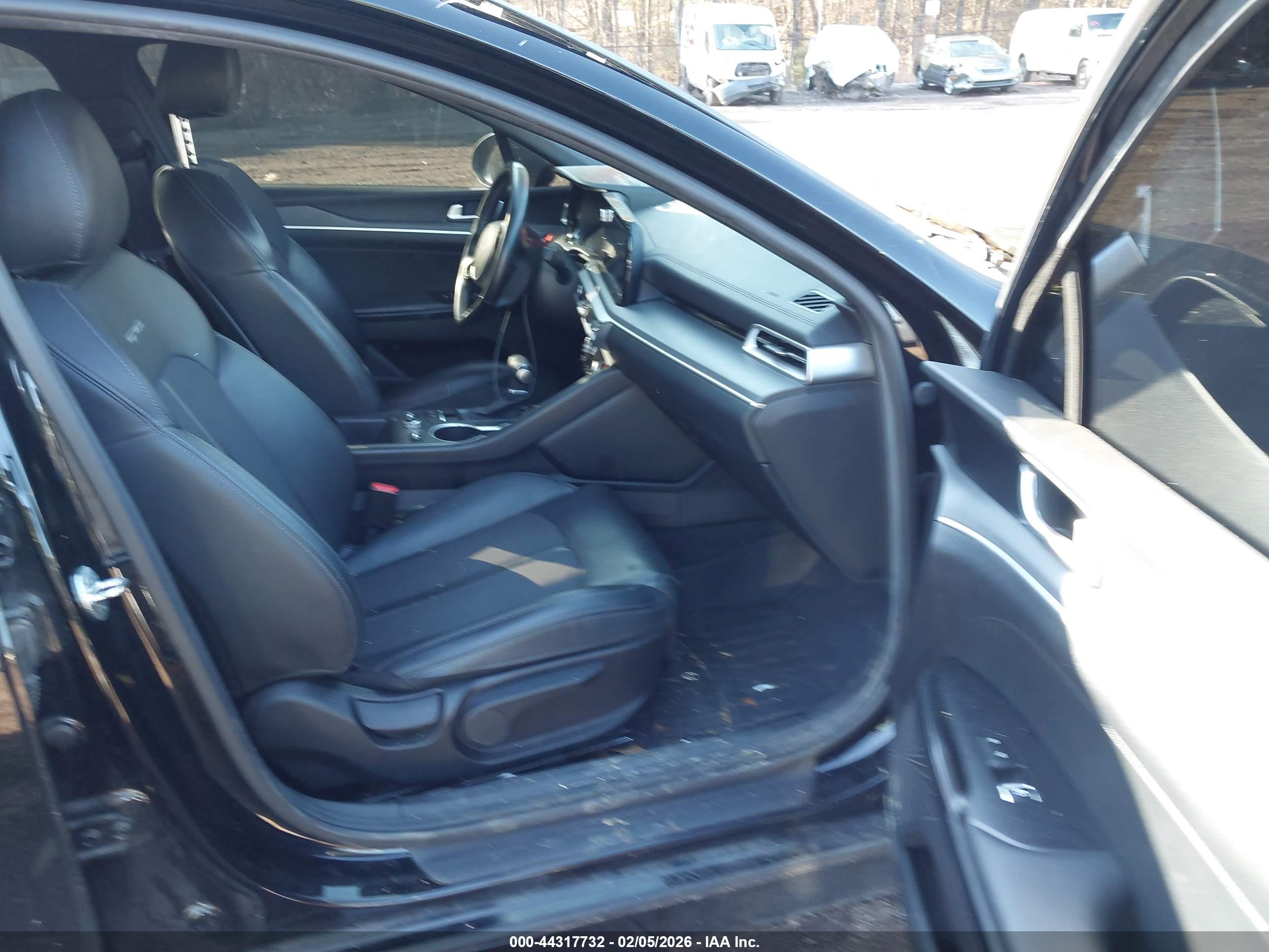 KIA K5 image 5