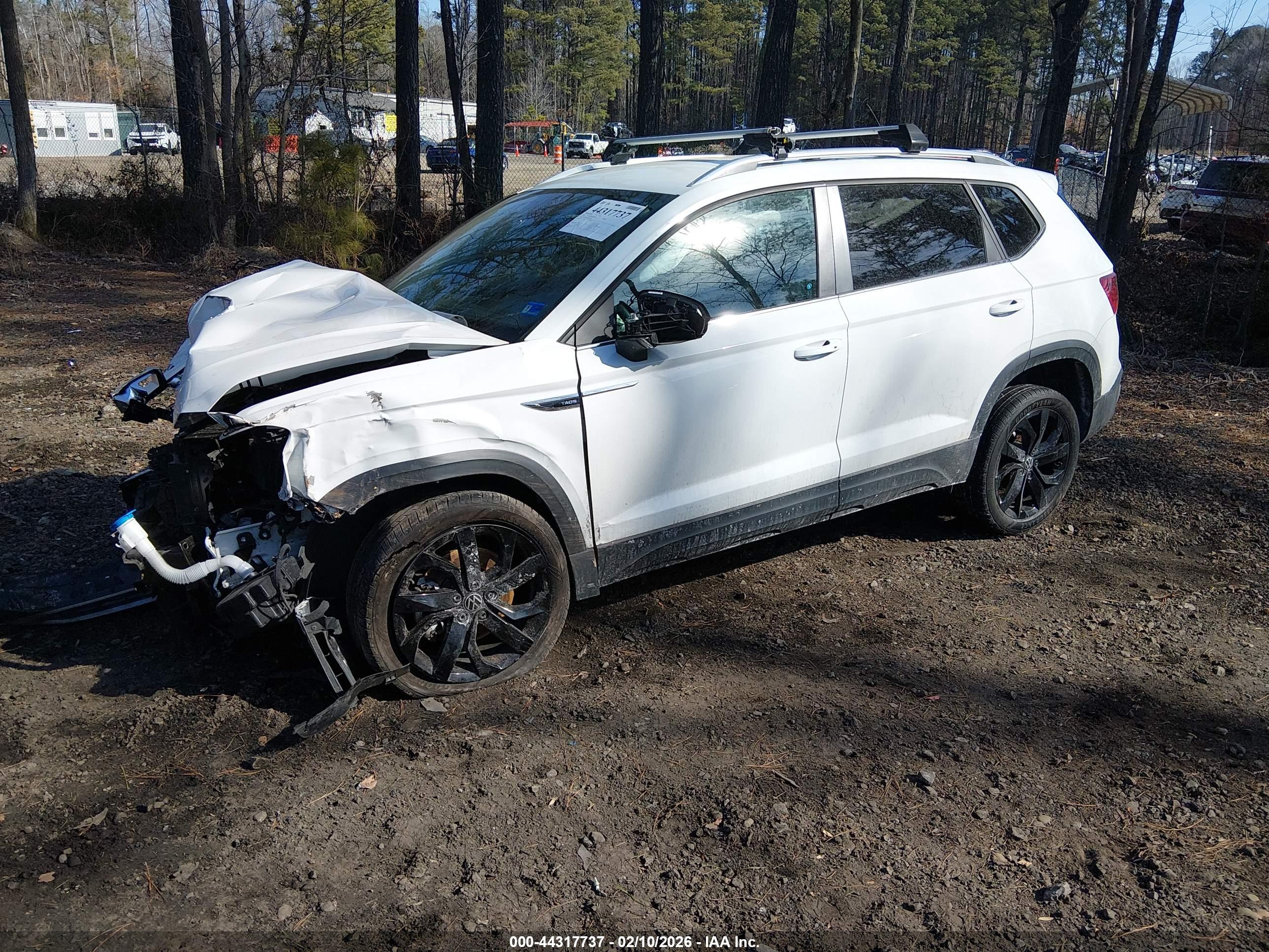 VOLKSWAGEN TAOS image 2