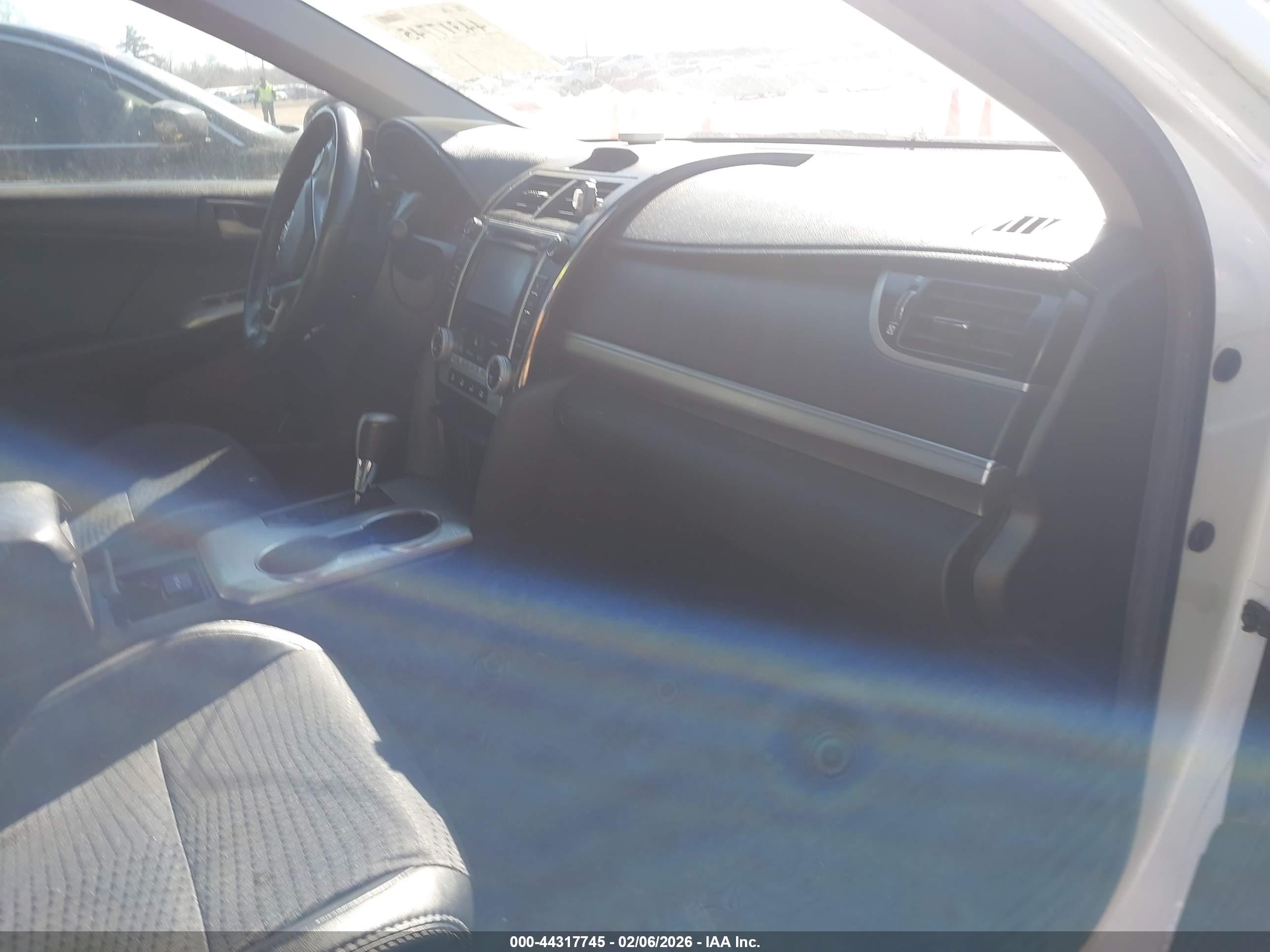 TOYOTA CAMRY image 5