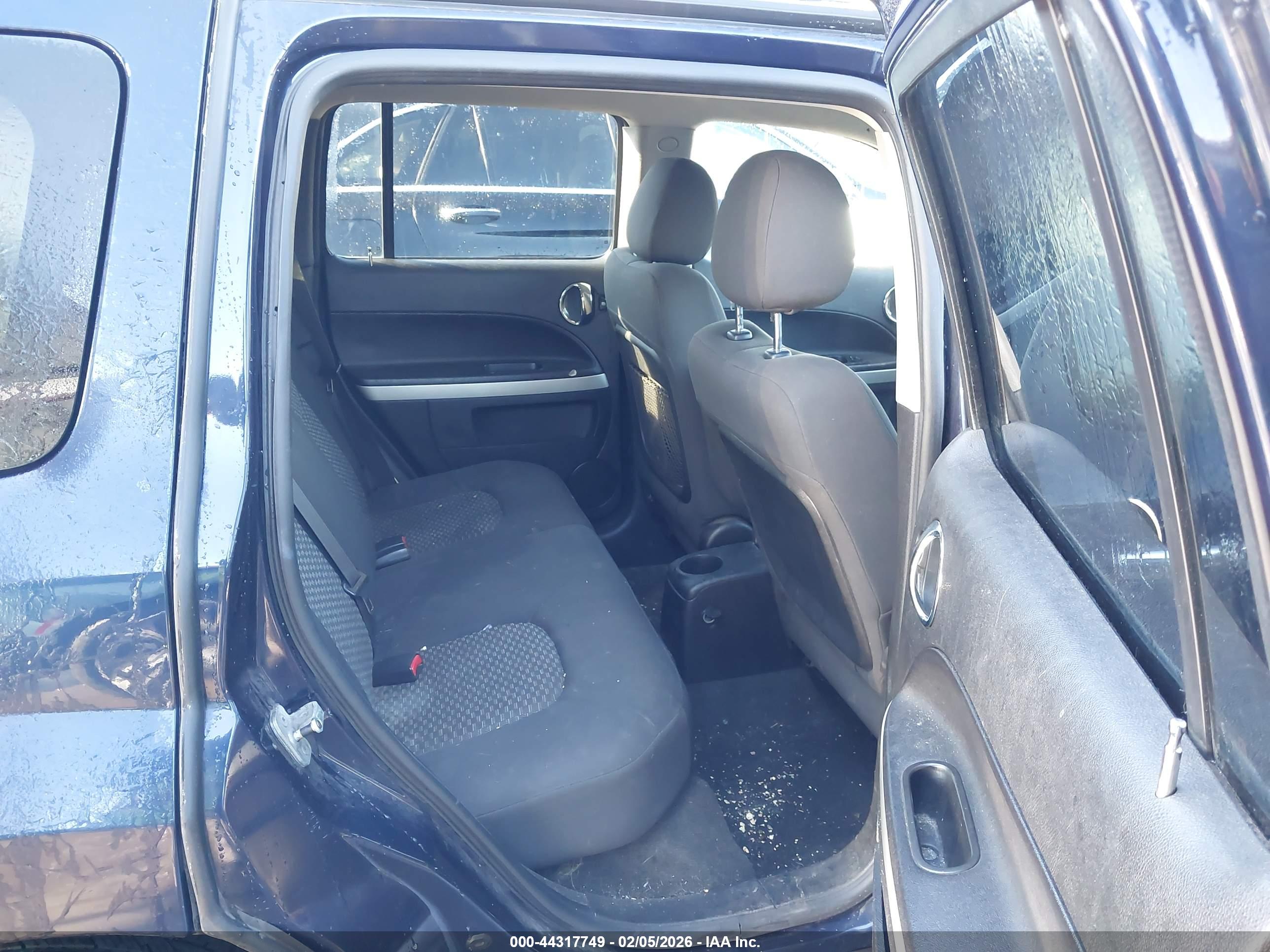 CHEVROLET HHR image 8