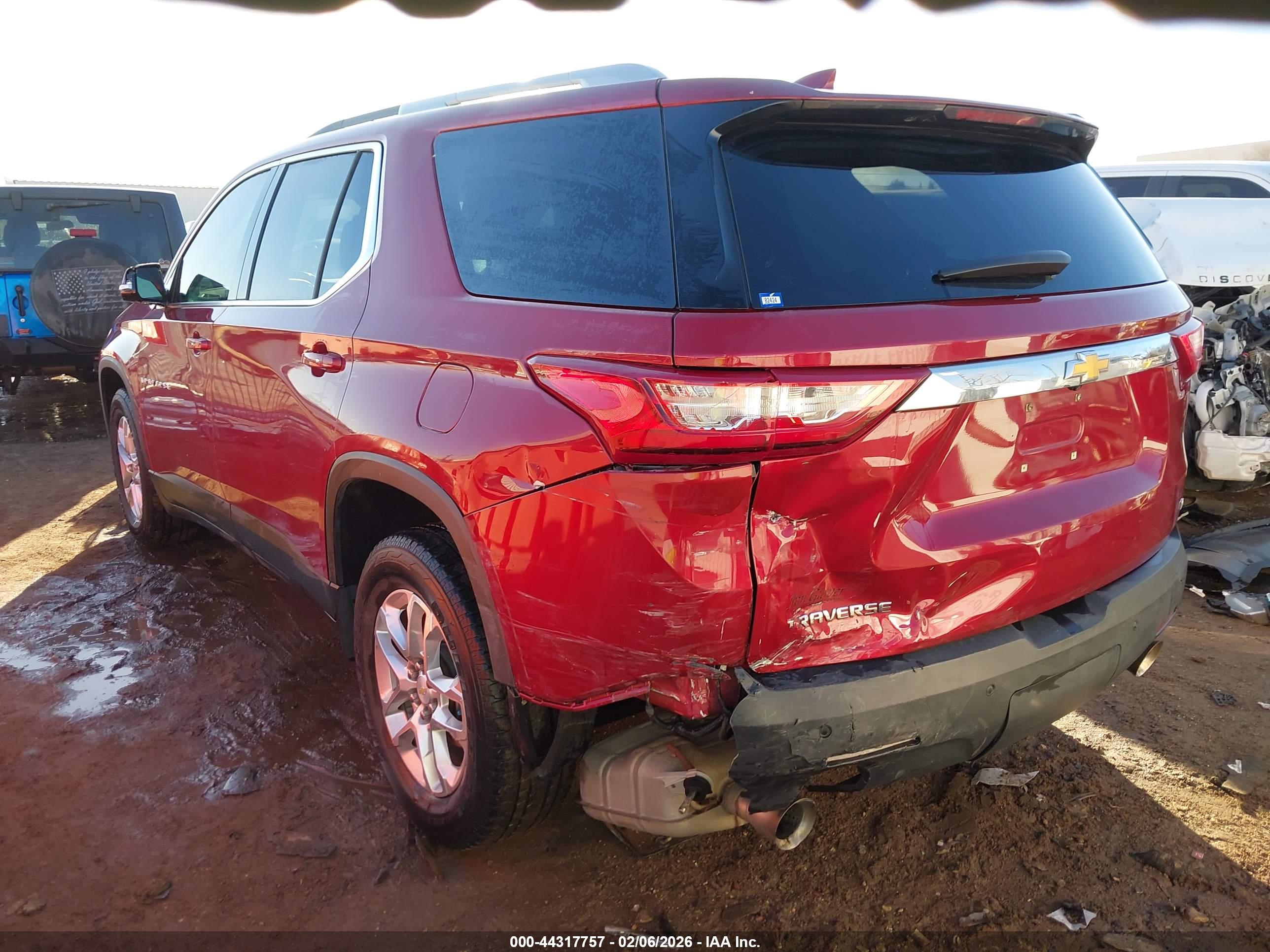 CHEVROLET TRAVERSE image 3