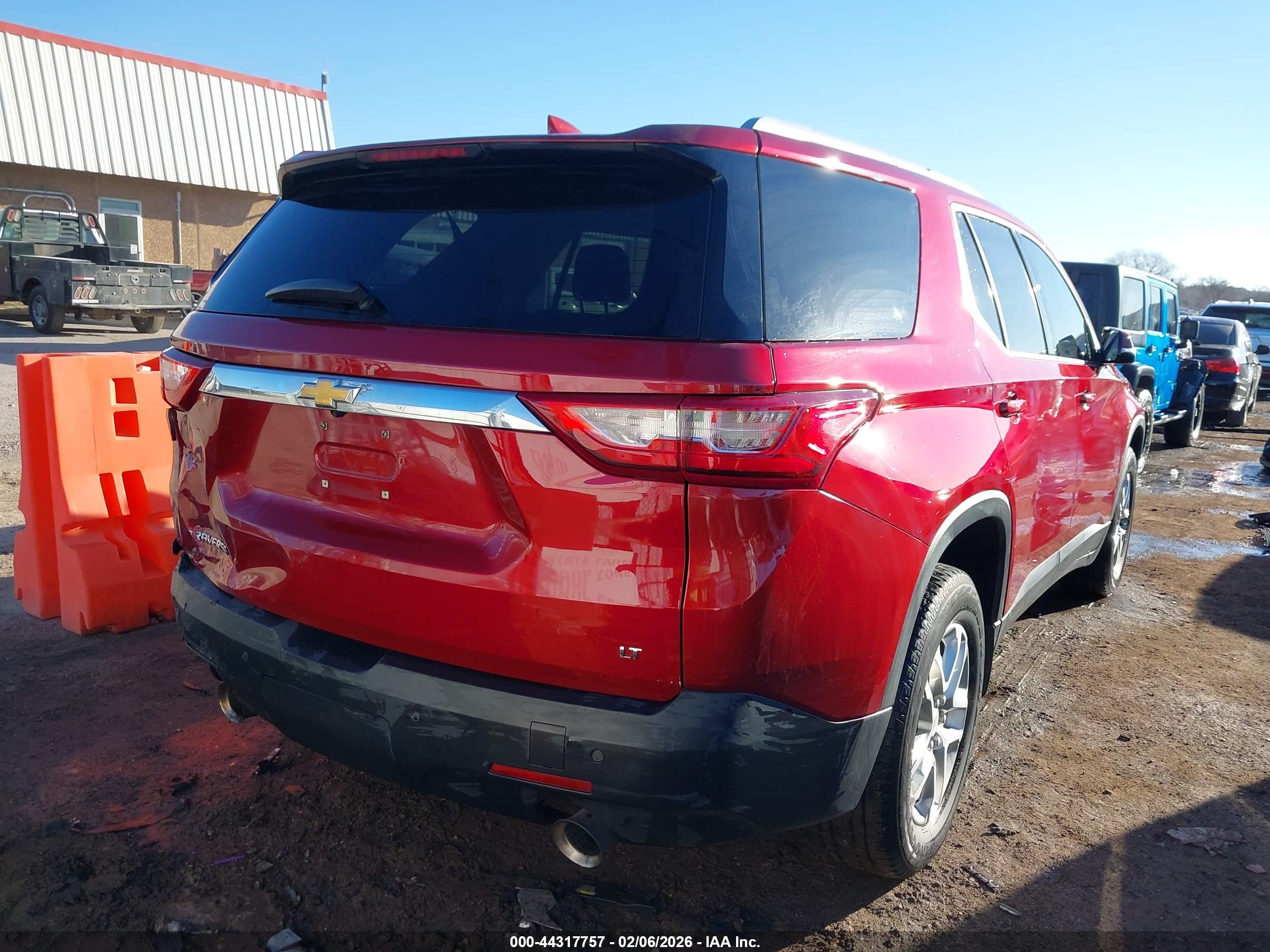 CHEVROLET TRAVERSE image 4