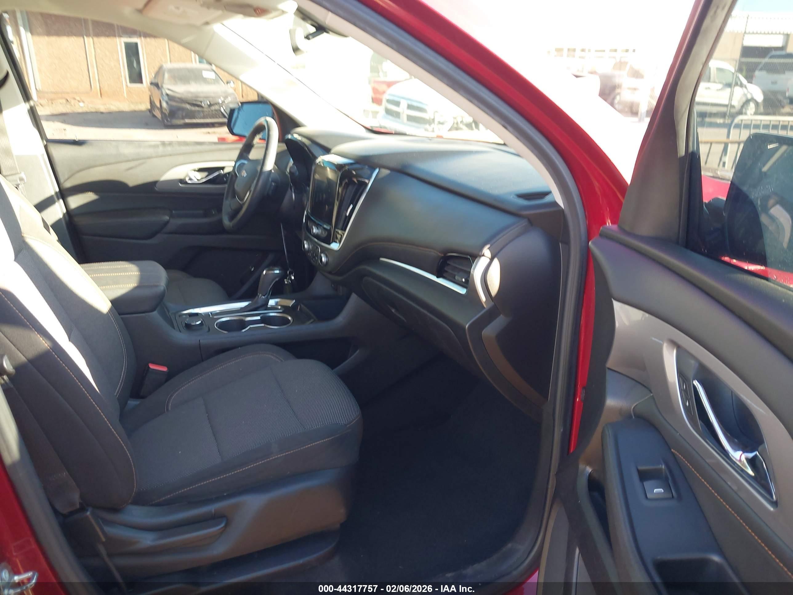 CHEVROLET TRAVERSE image 5