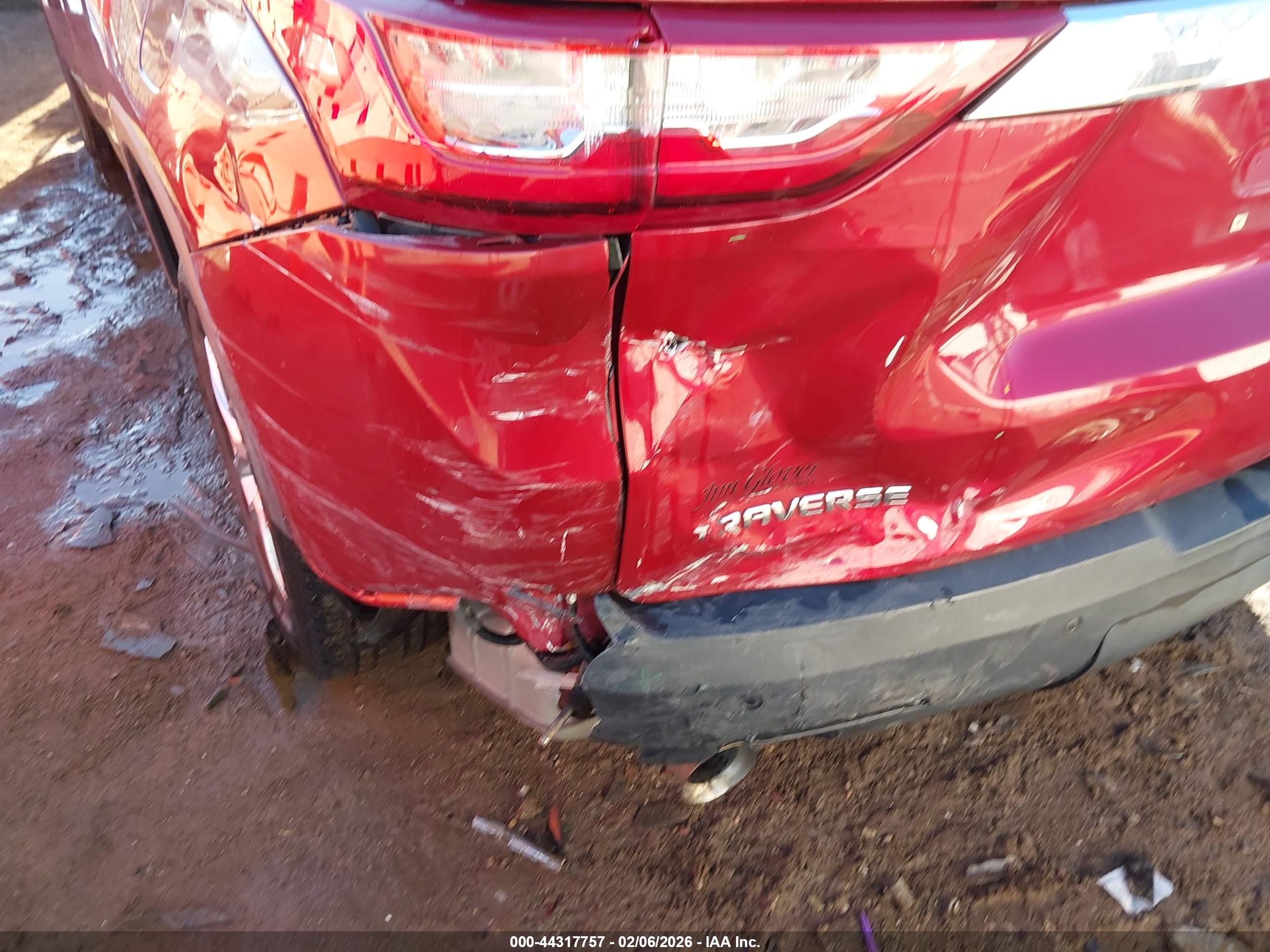 CHEVROLET TRAVERSE image 6