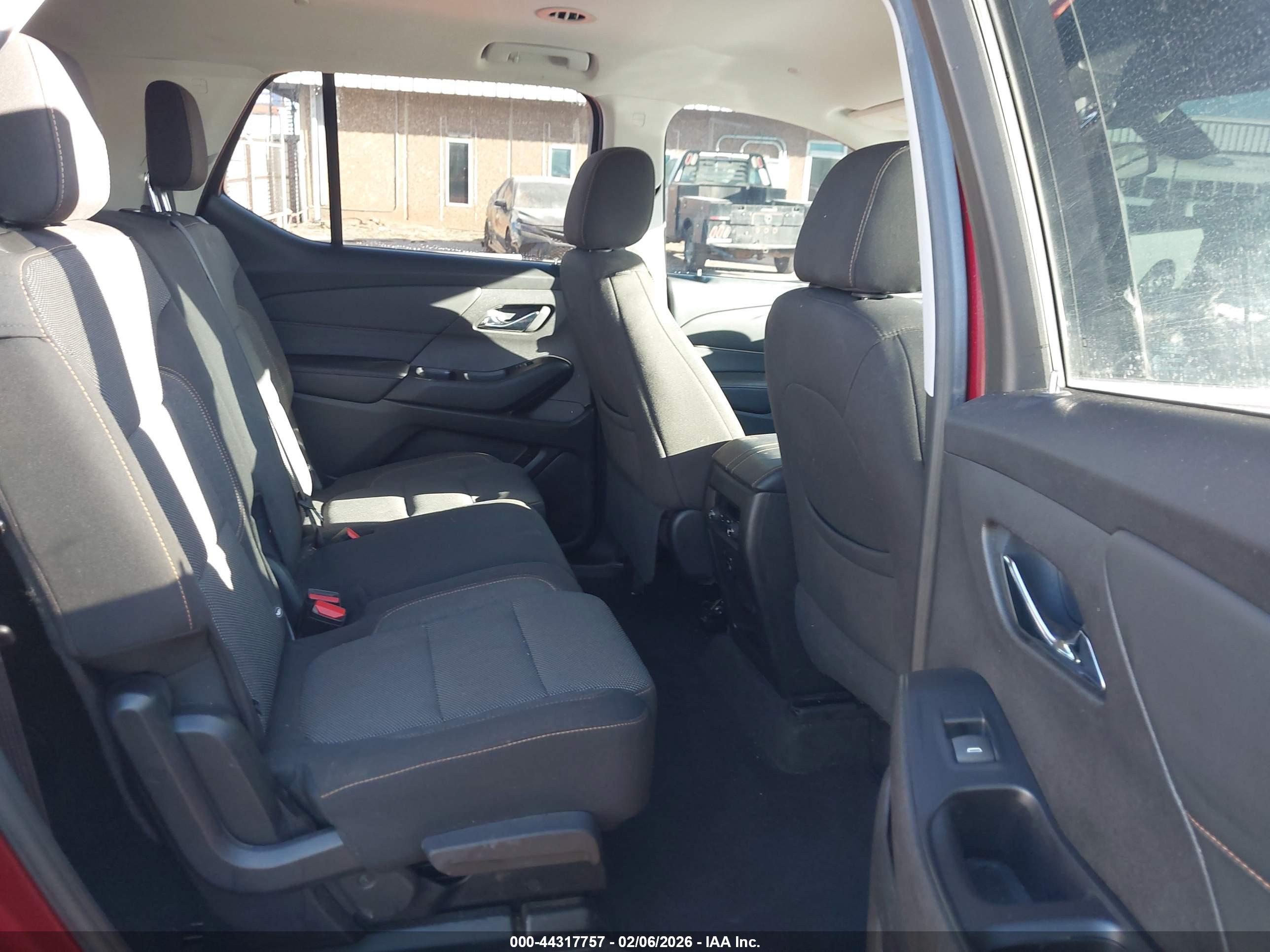 CHEVROLET TRAVERSE image 8