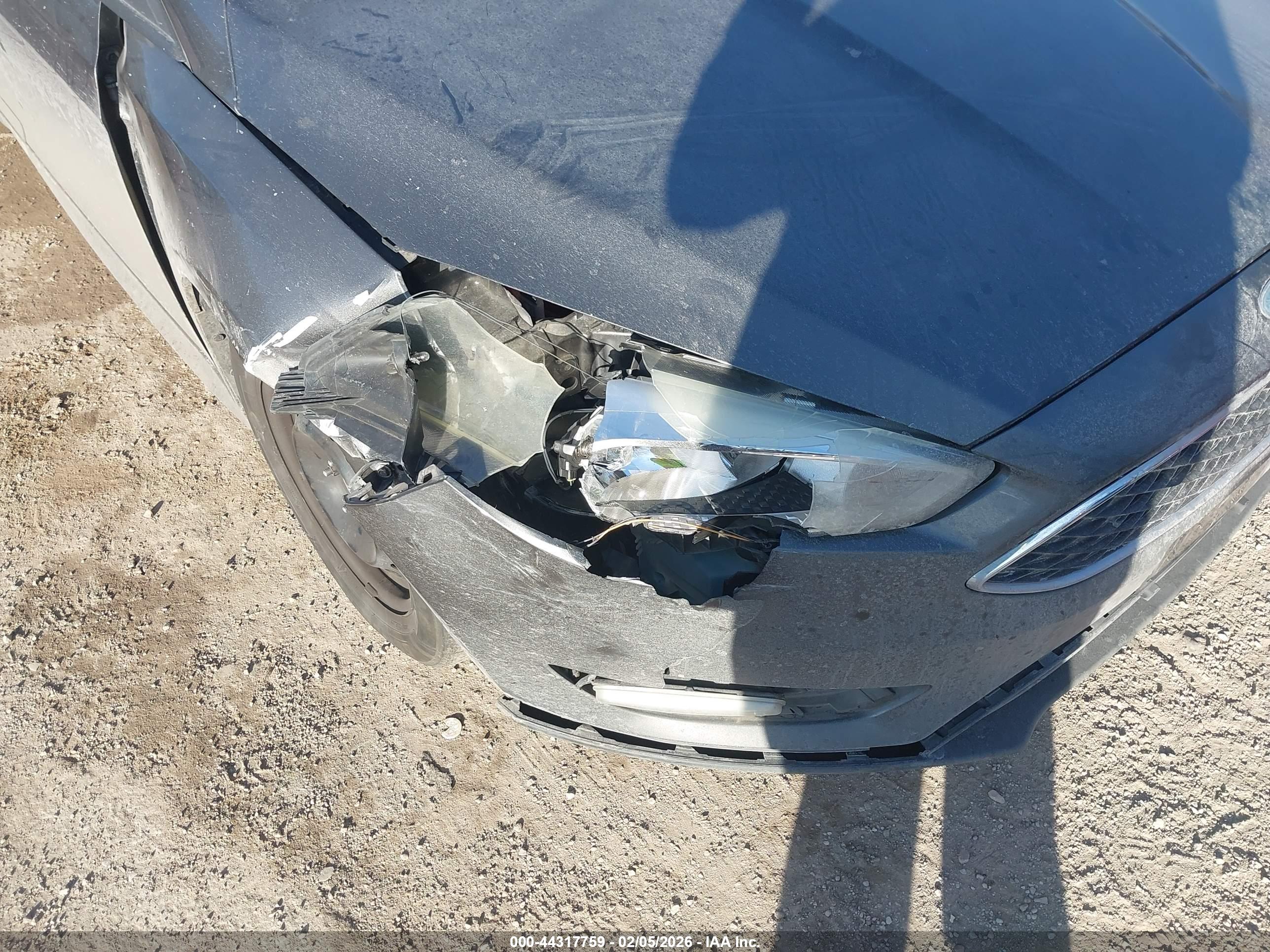 FORD FOCUS image 6