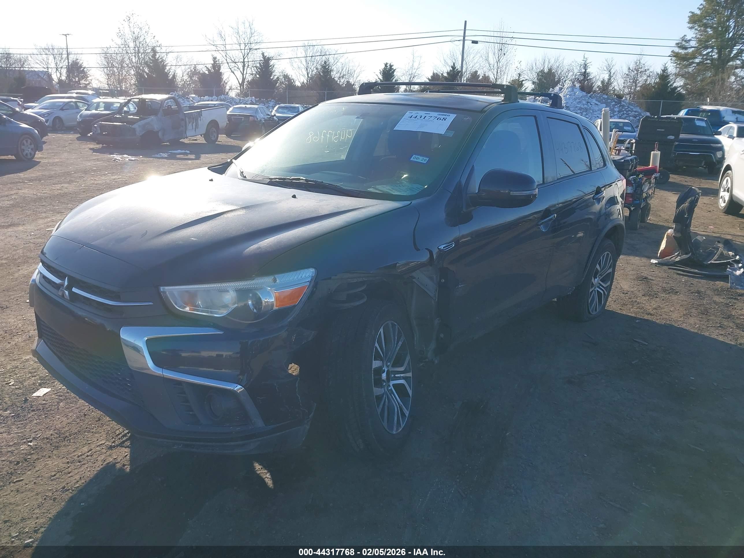 MITSUBISHI OUTLANDER image 2