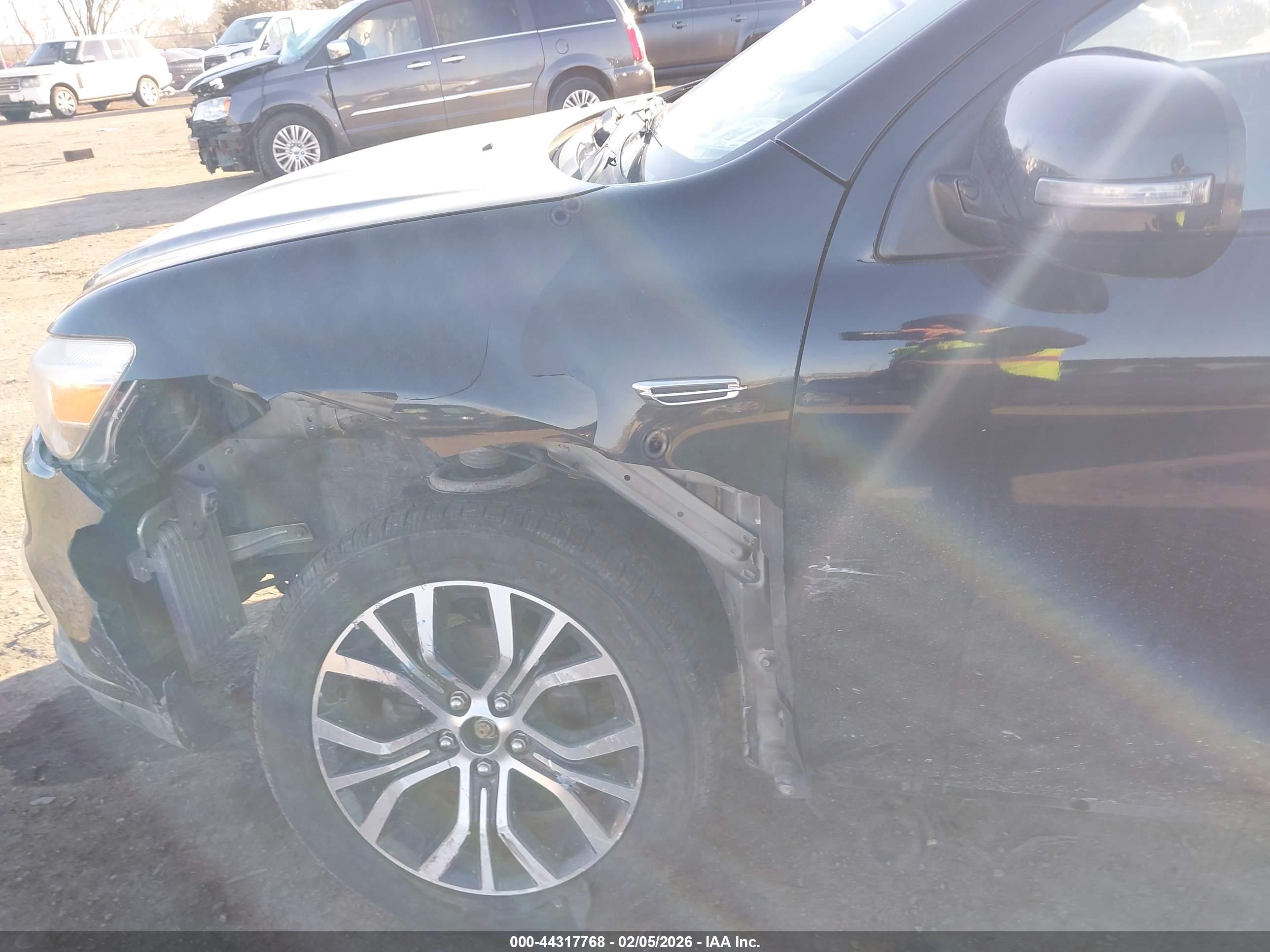 MITSUBISHI OUTLANDER image 6