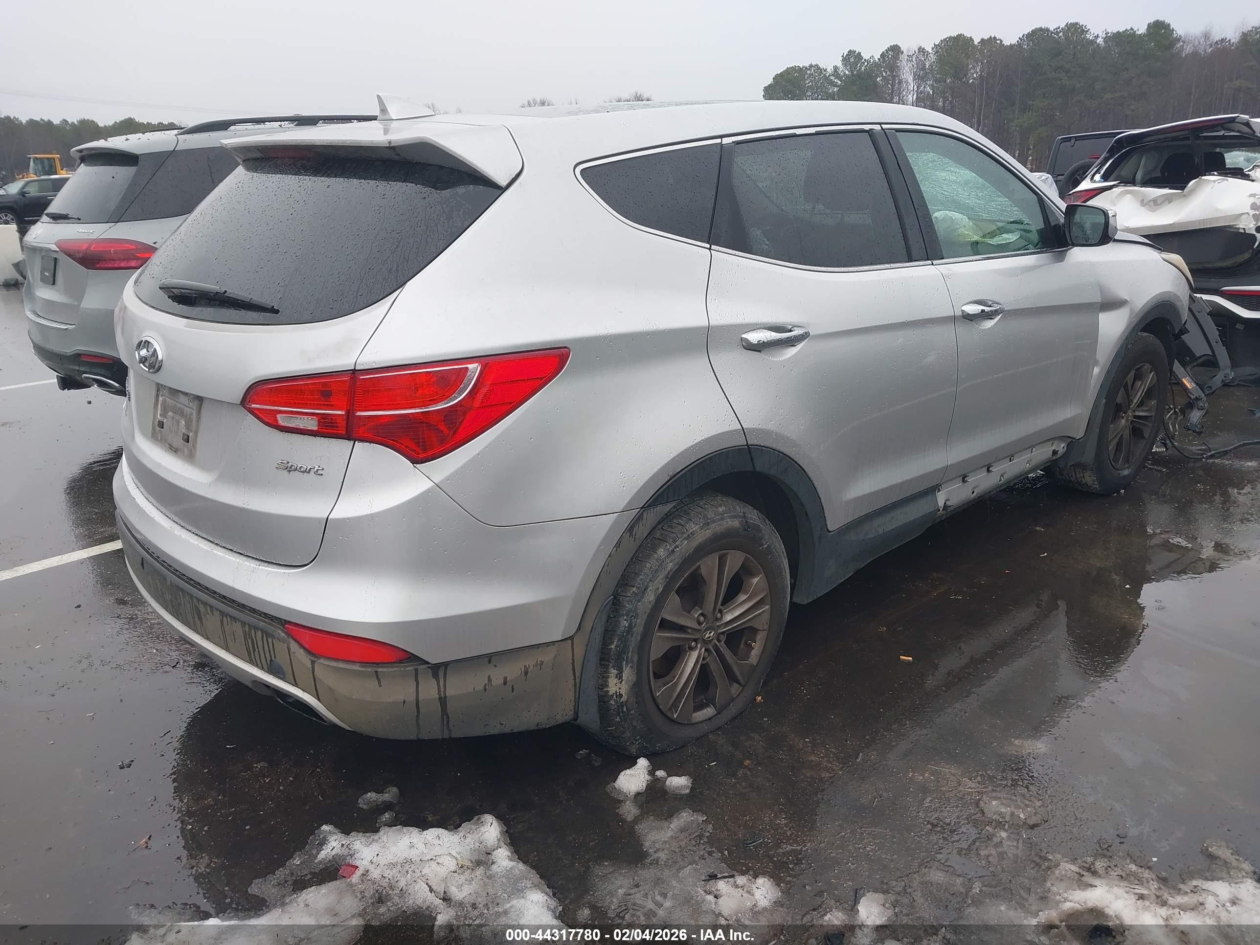 HYUNDAI SANTA image 4