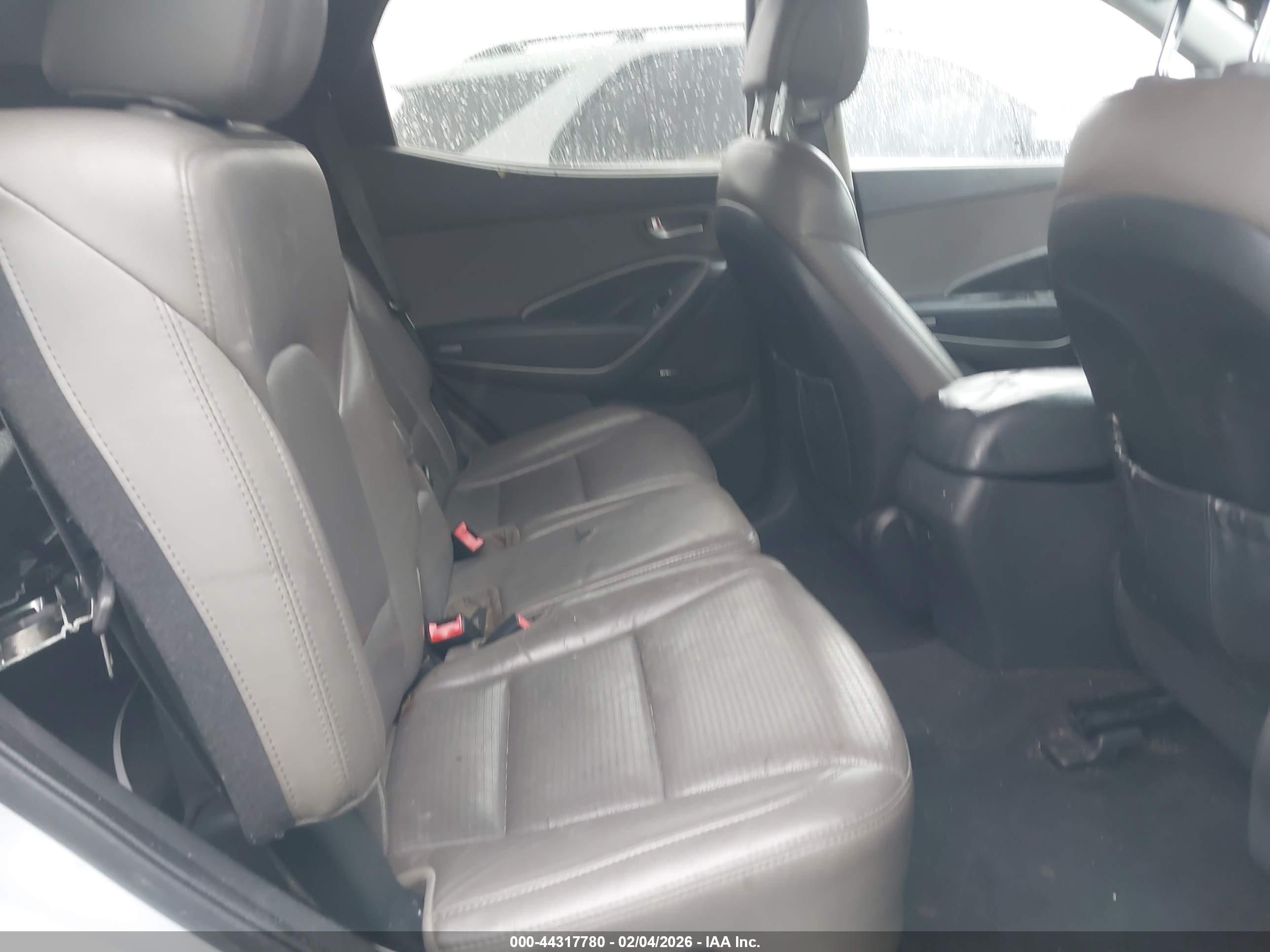 HYUNDAI SANTA image 8