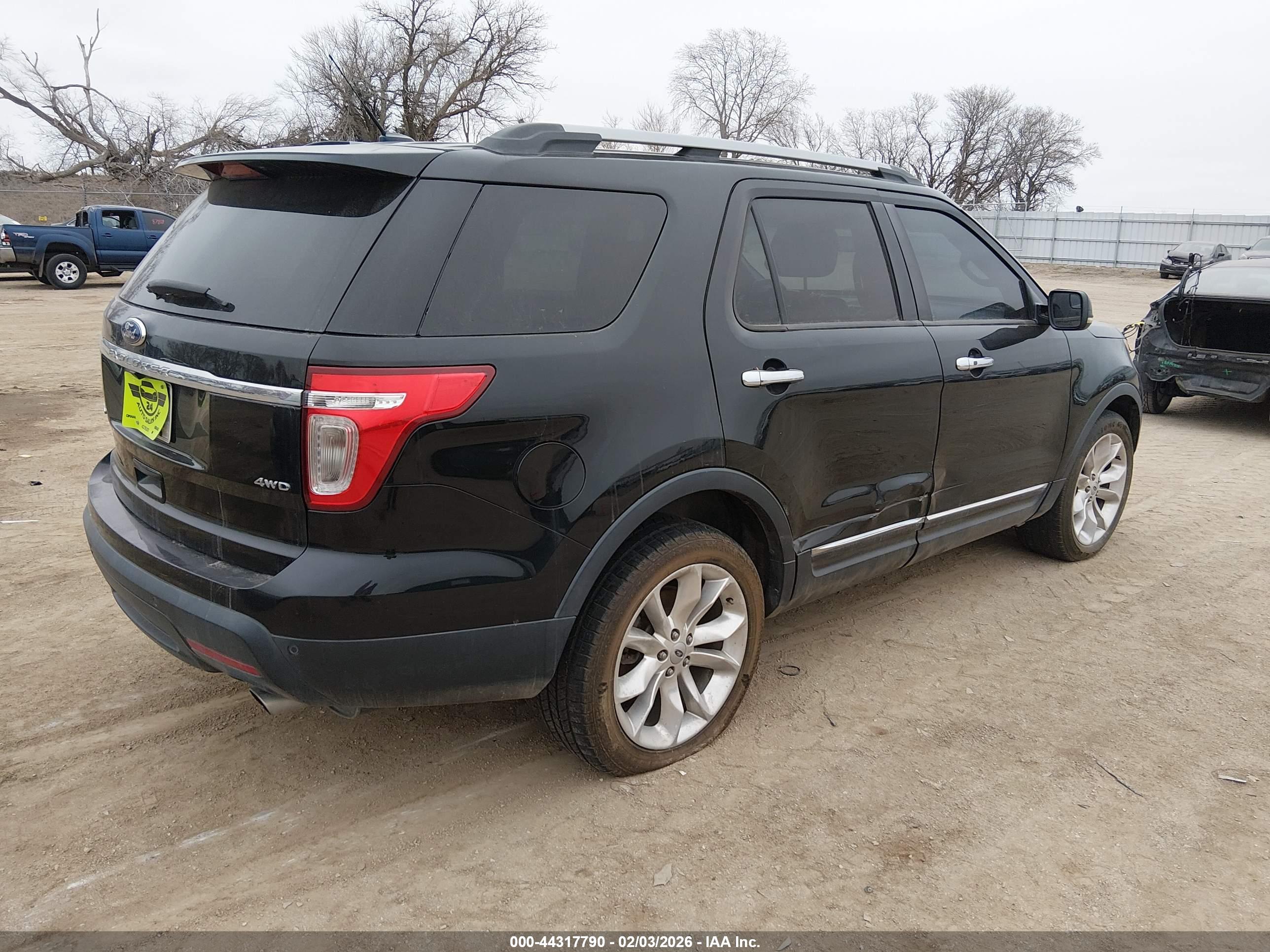 FORD EXPLORER image 4
