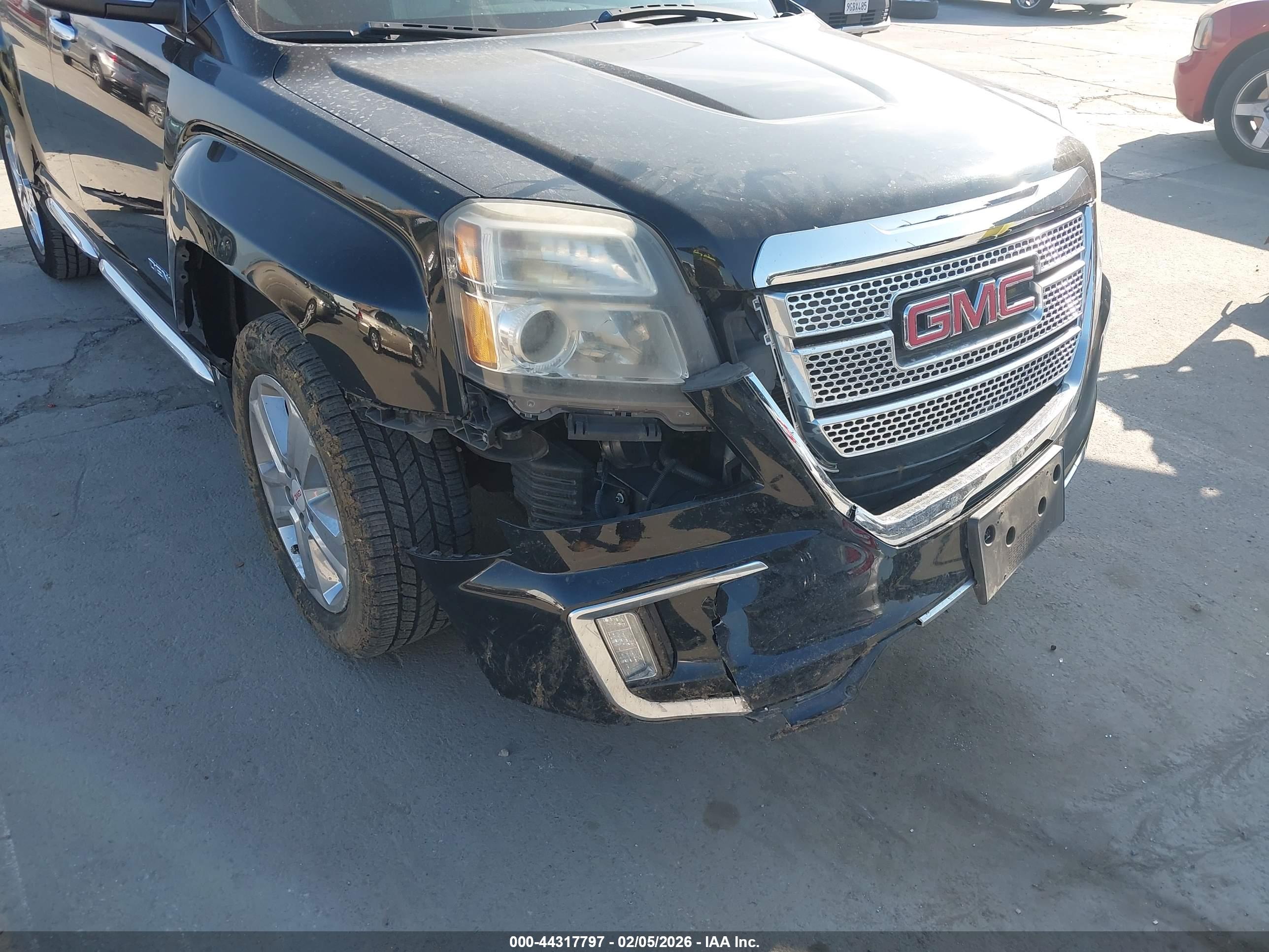 GMC TERRAIN image 6