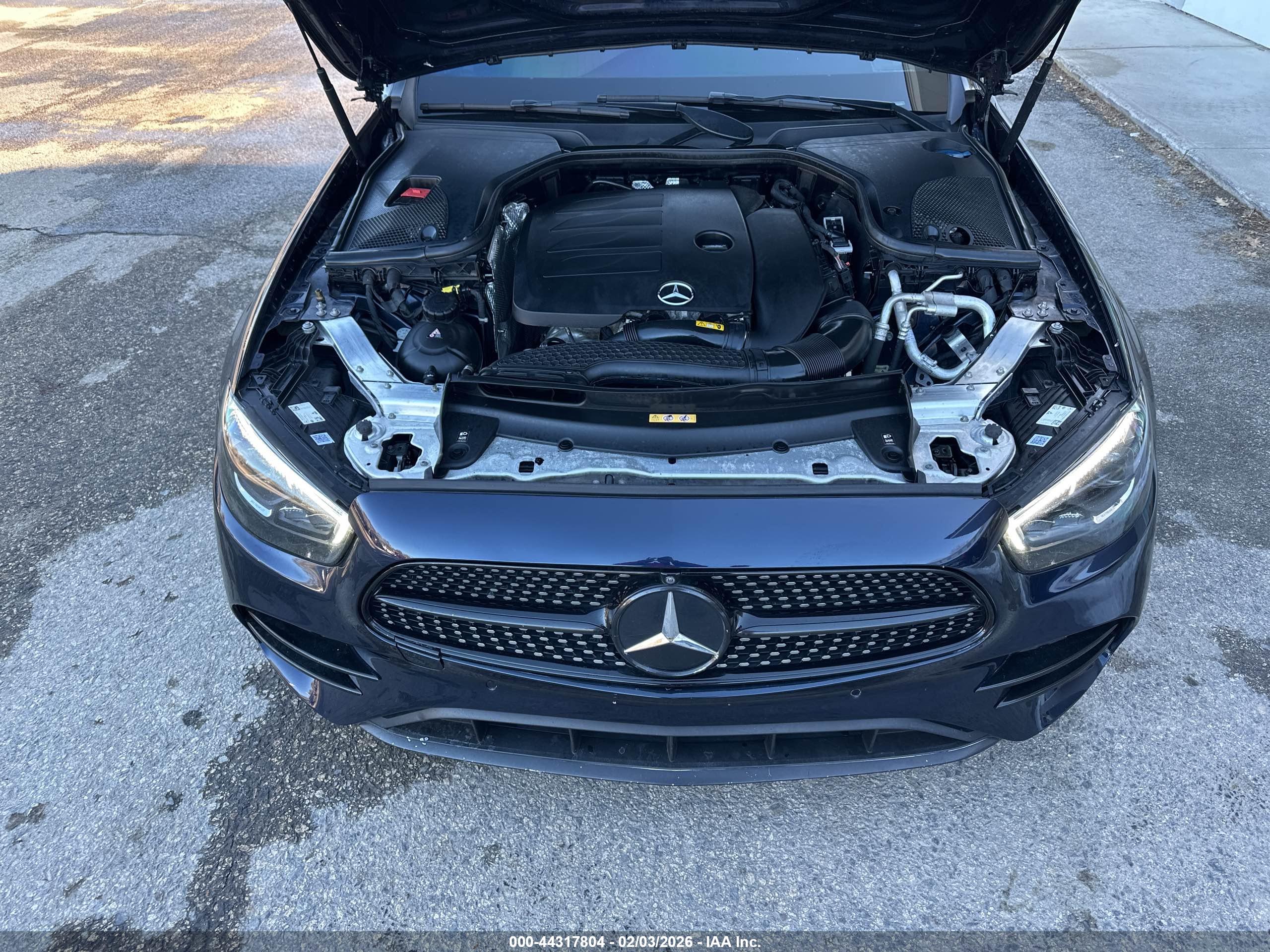MERCEDES-BENZ E image 10