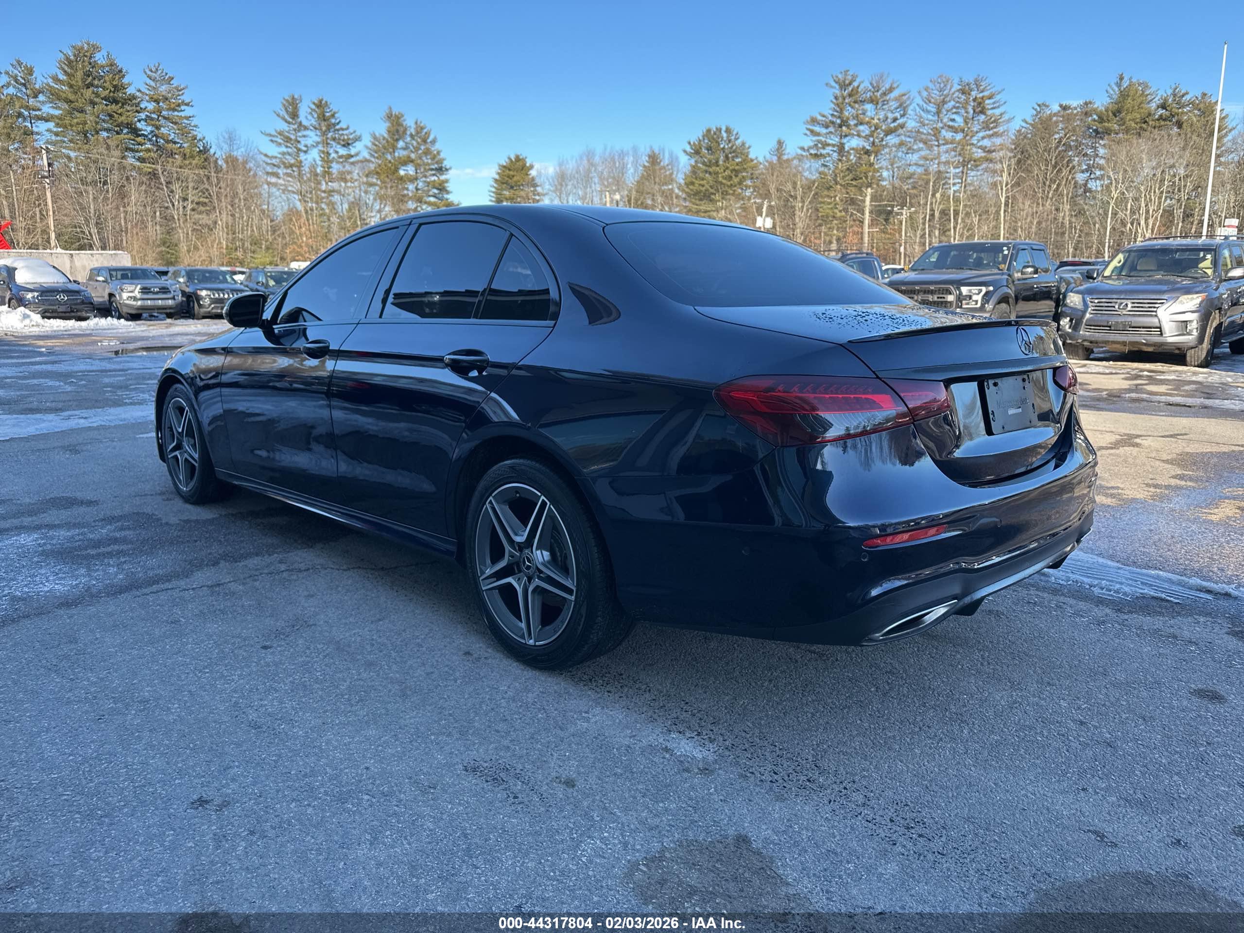 MERCEDES-BENZ E image 3