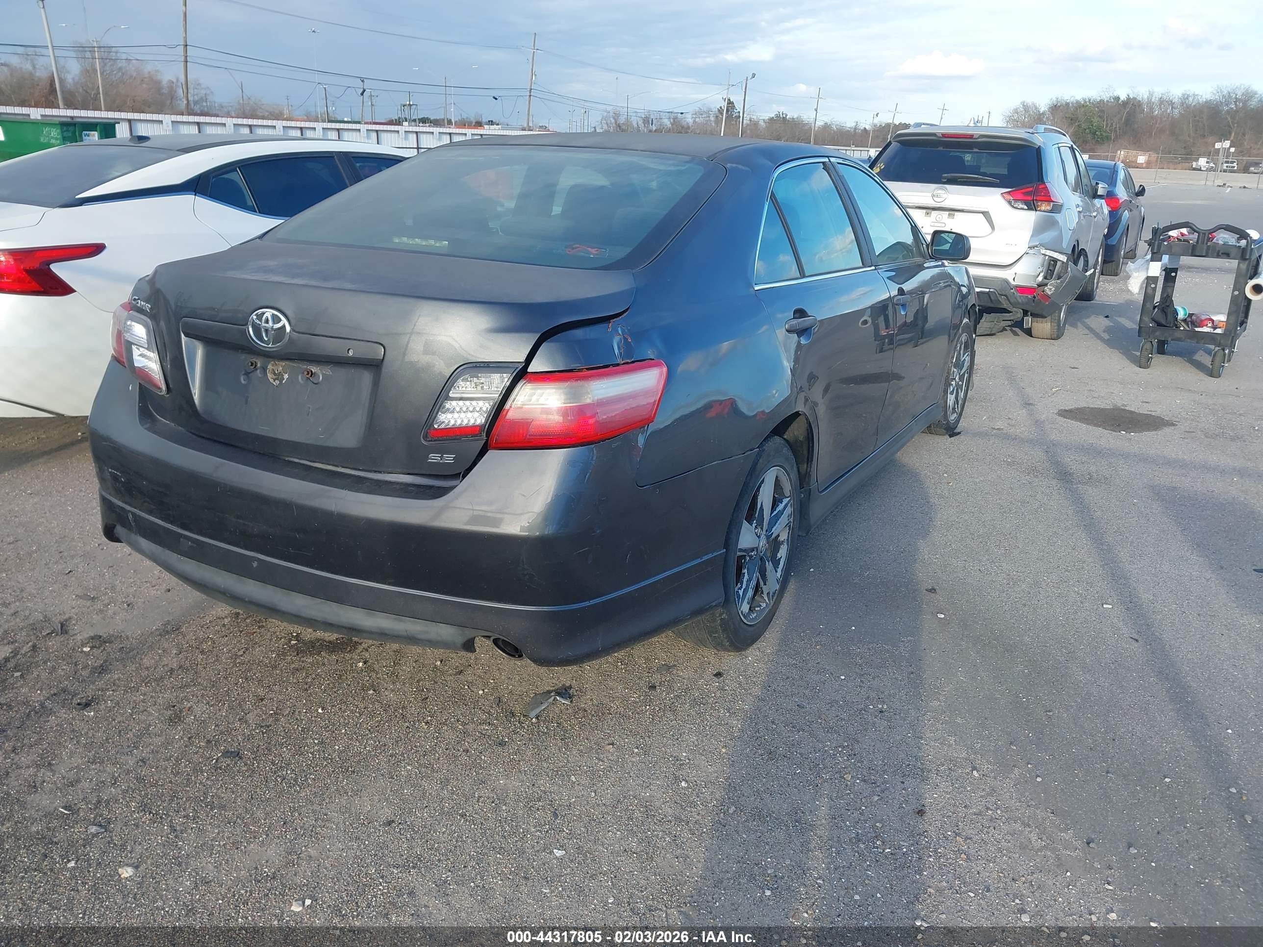 TOYOTA CAMRY image 4