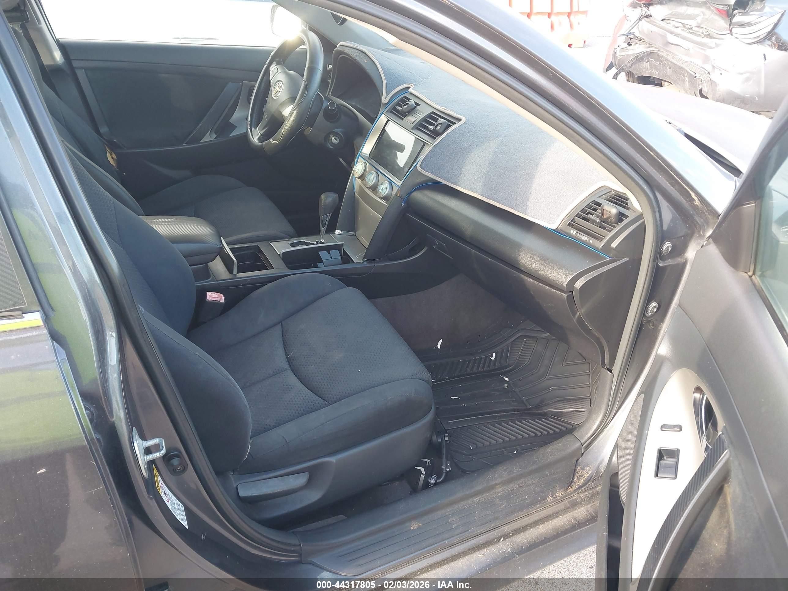 TOYOTA CAMRY image 5