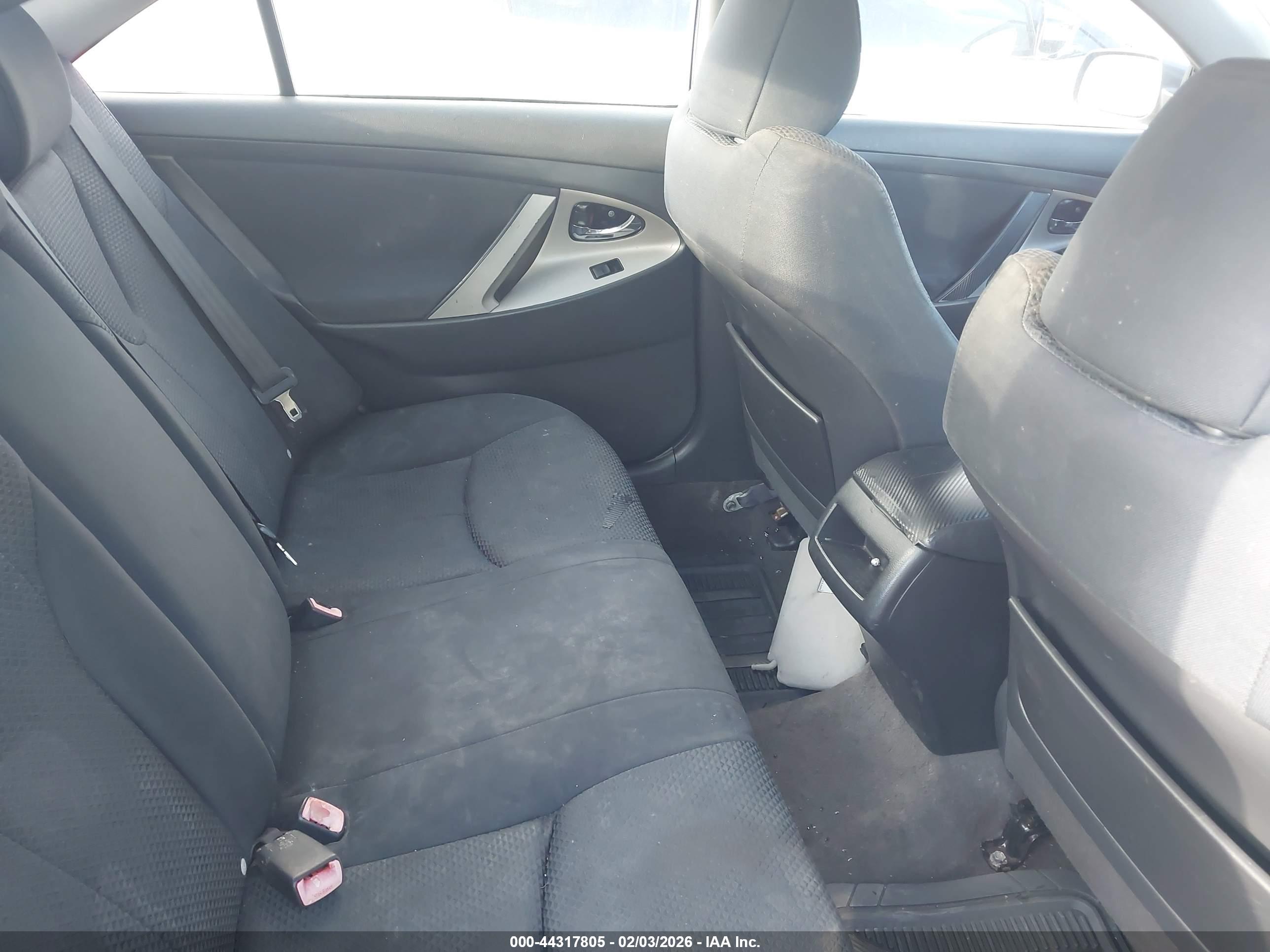 TOYOTA CAMRY image 8