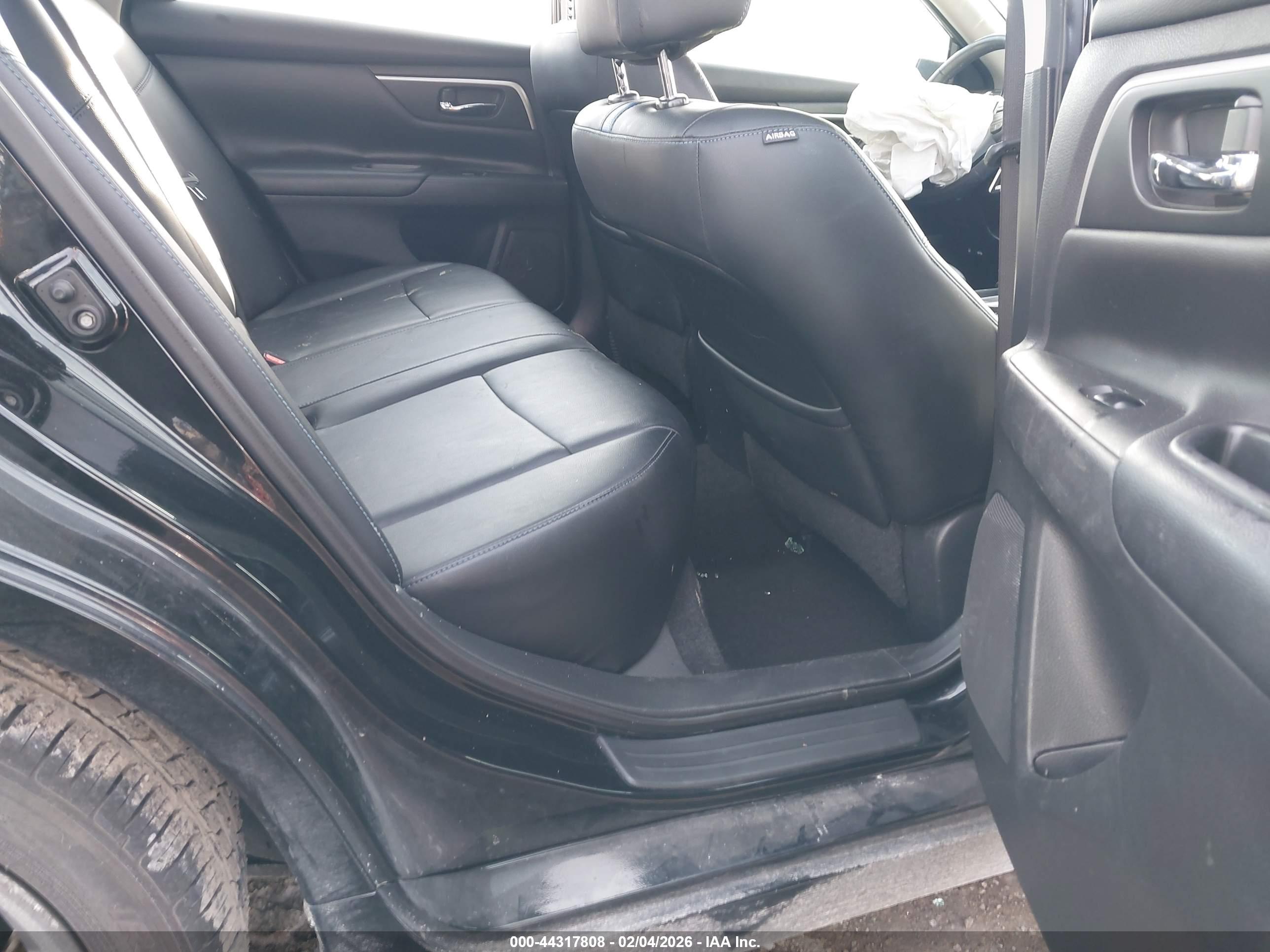 NISSAN ALTIMA image 8