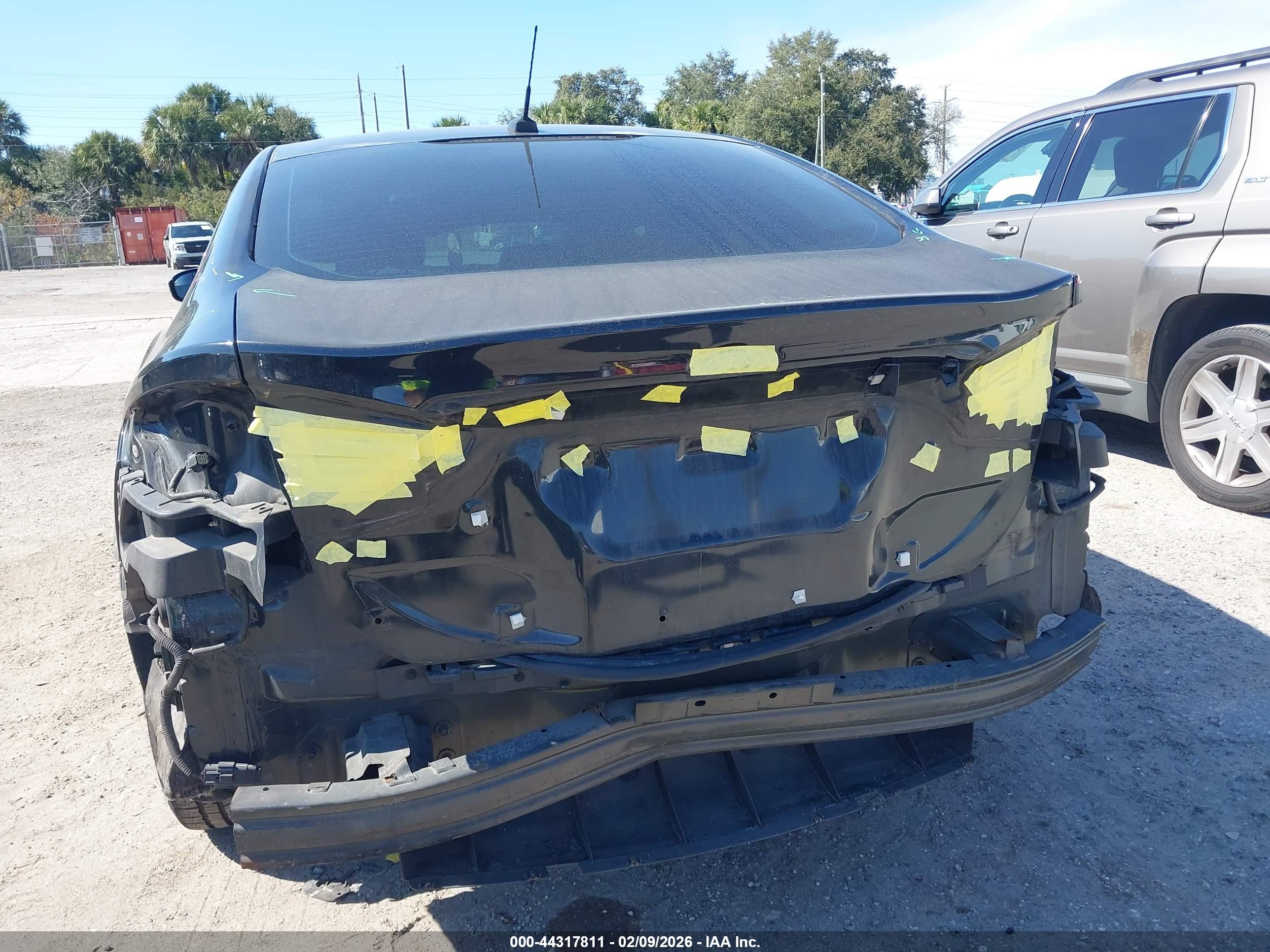 FORD FUSION image 6