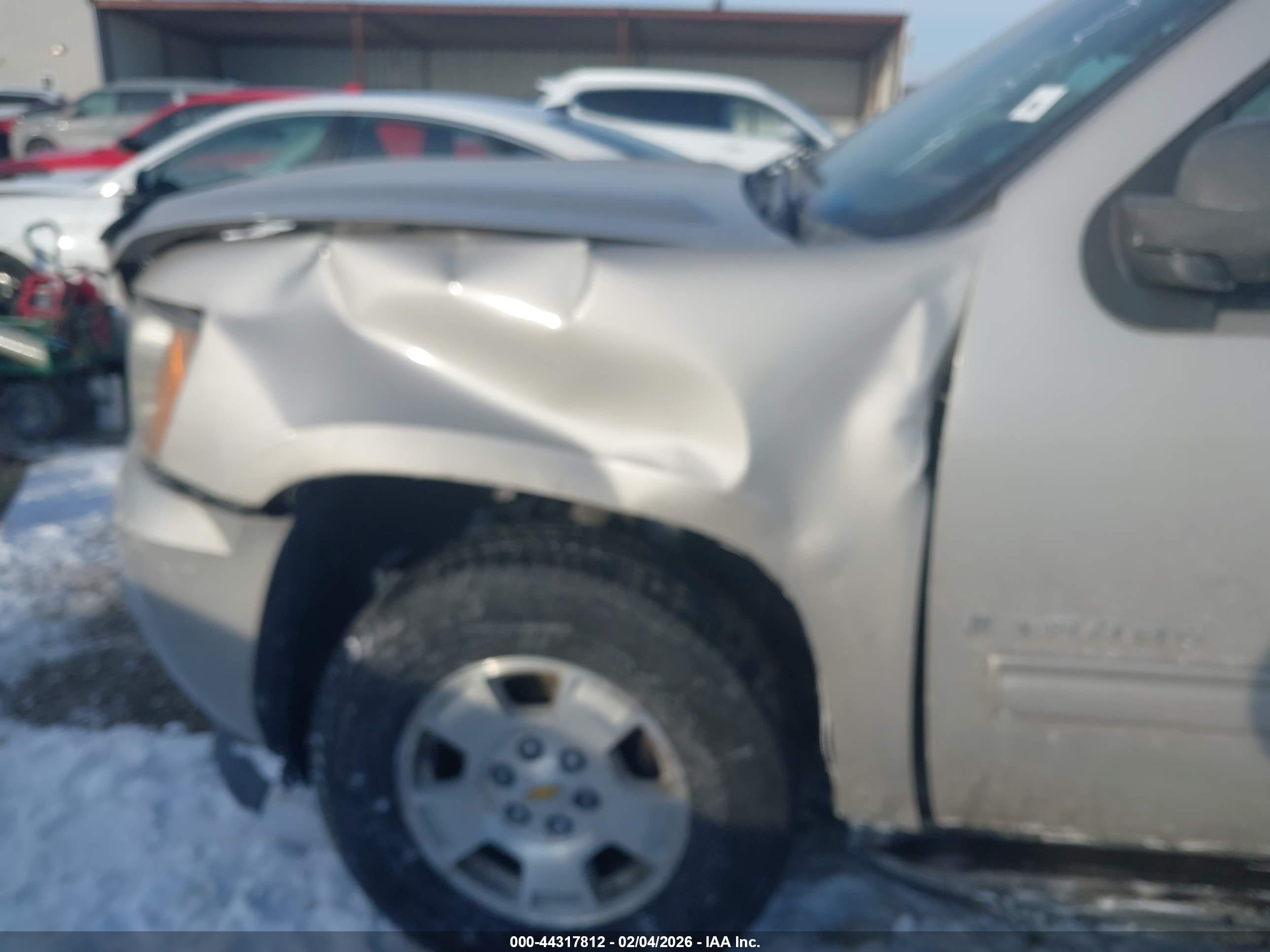 CHEVROLET TAHOE image 6