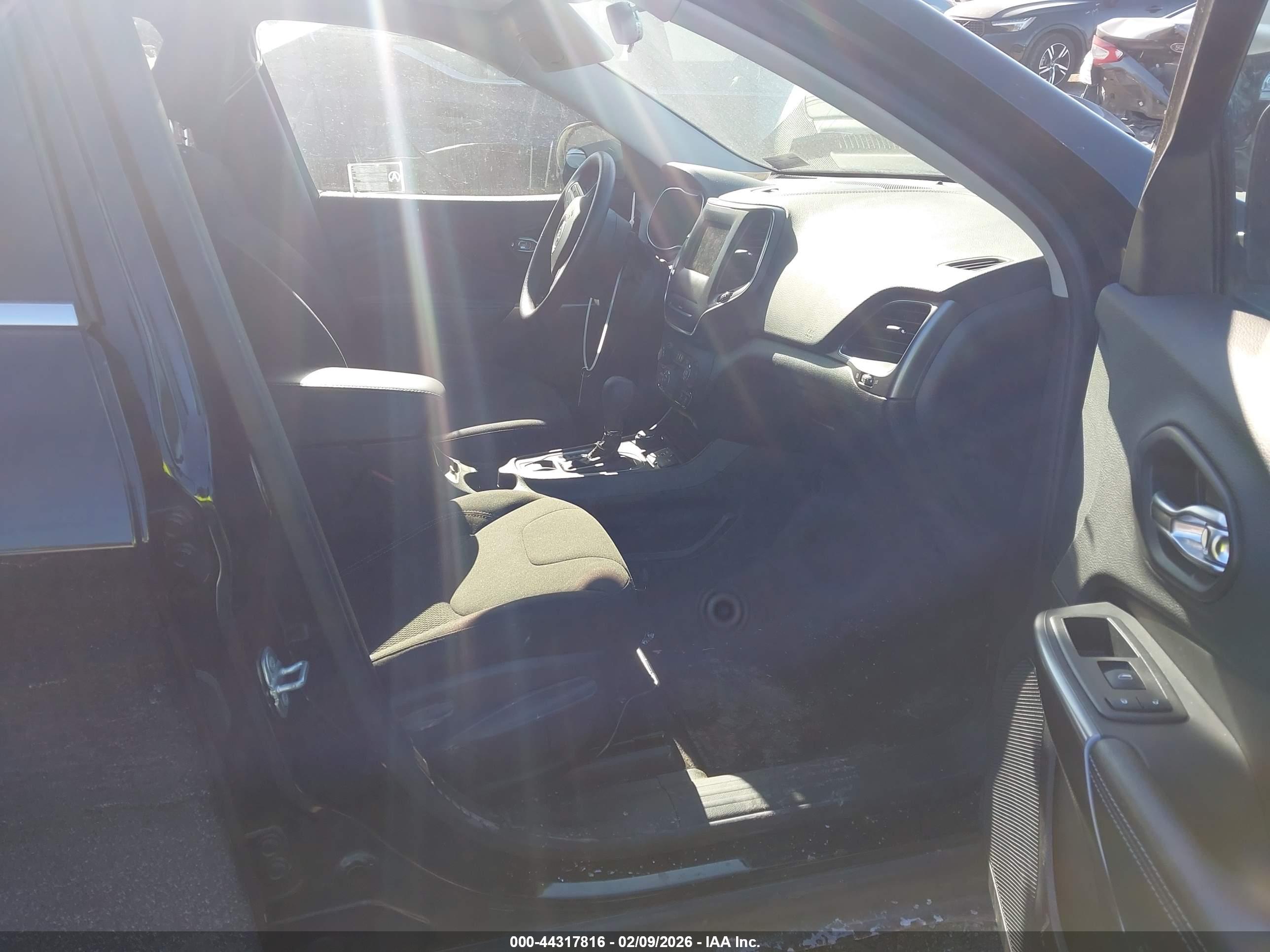 JEEP CHEROKEE image 5