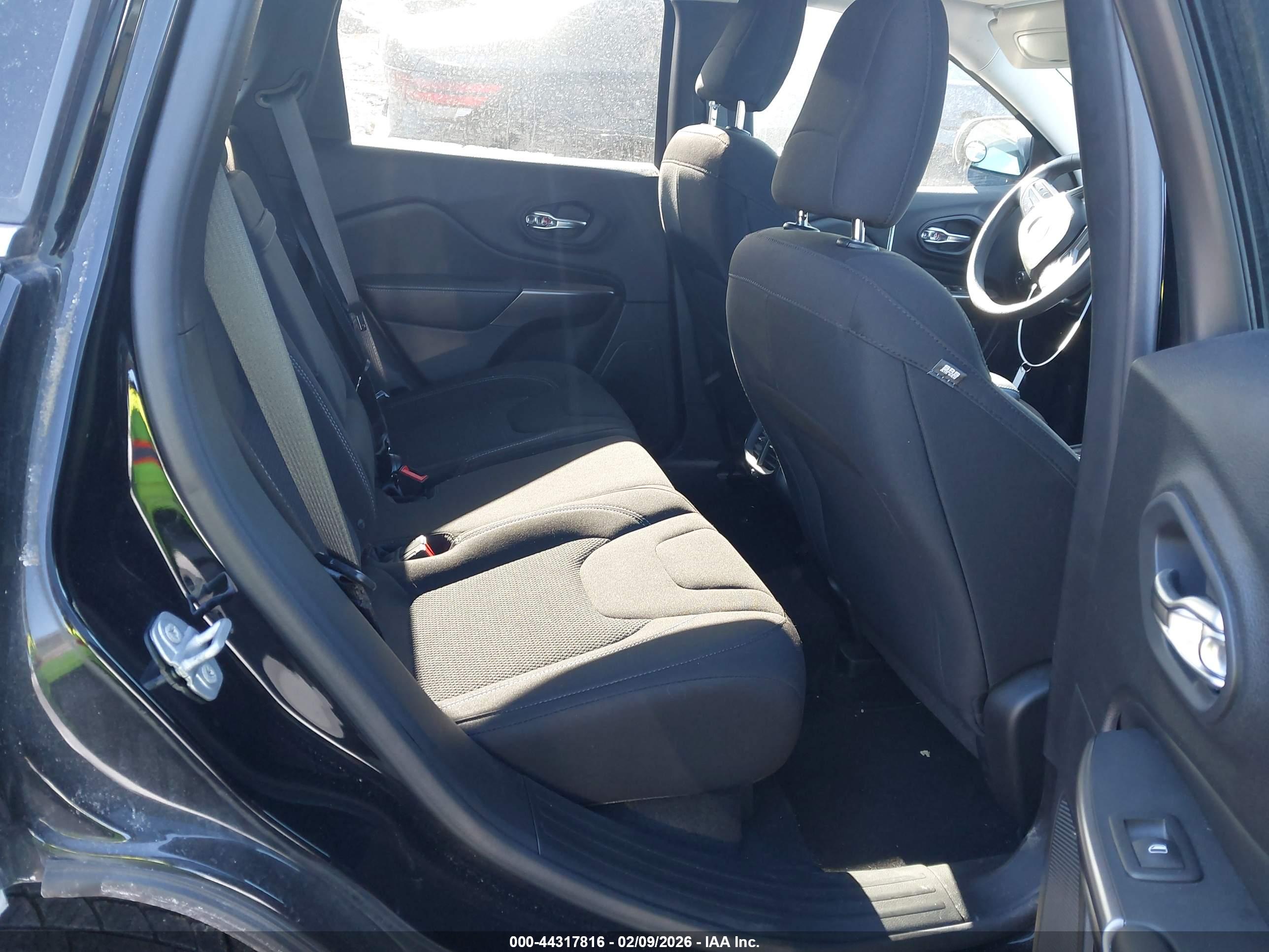 JEEP CHEROKEE image 8
