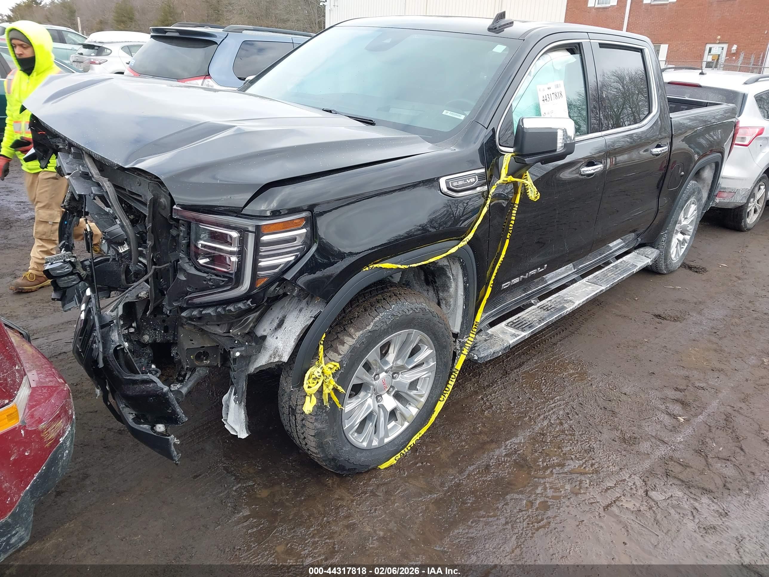 GMC SIERRA image 2