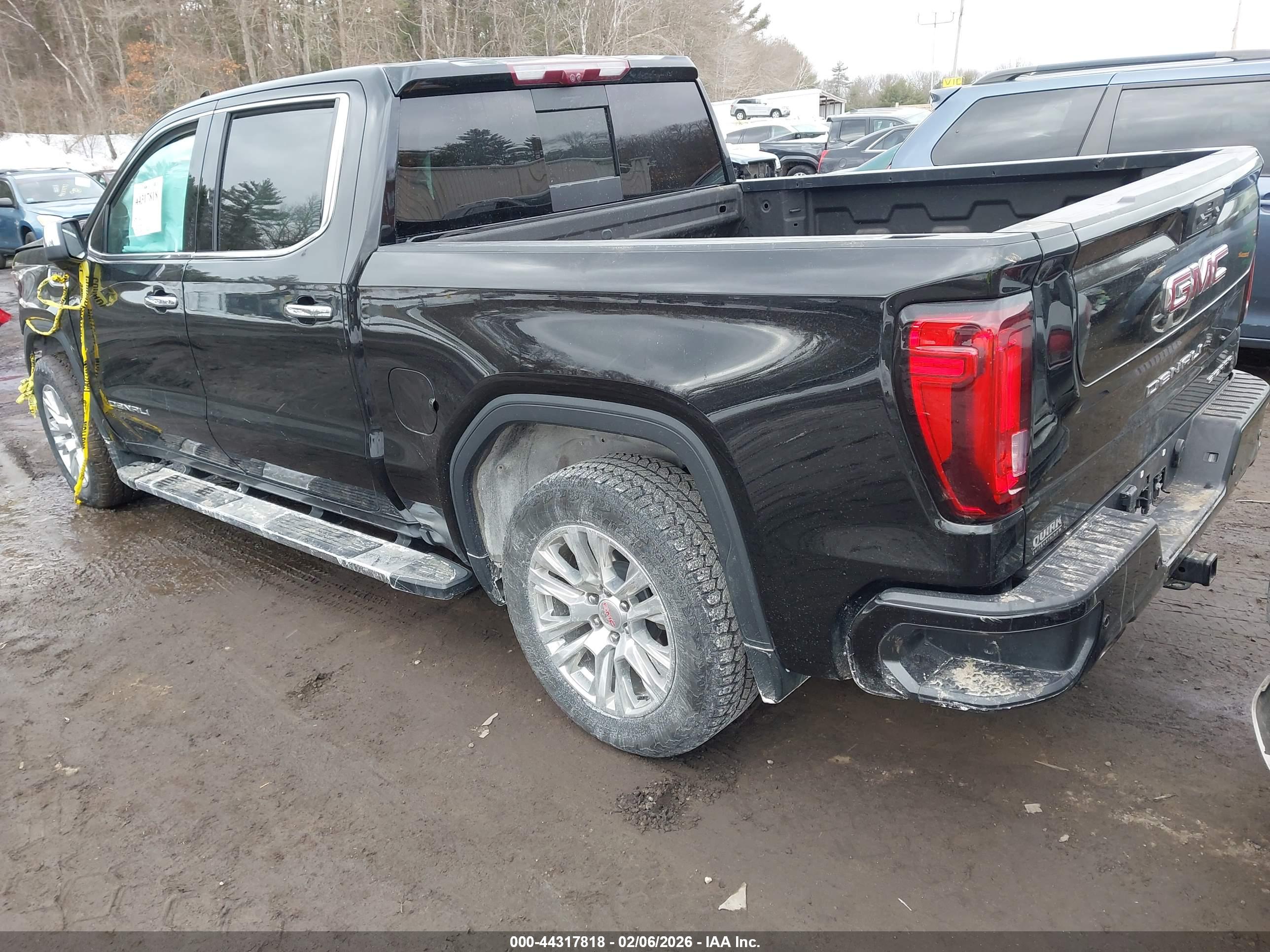 GMC SIERRA image 3