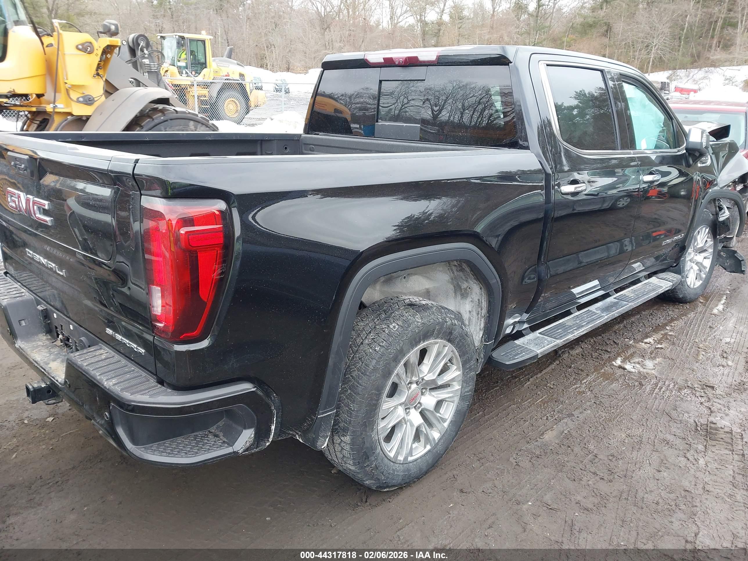 GMC SIERRA image 4
